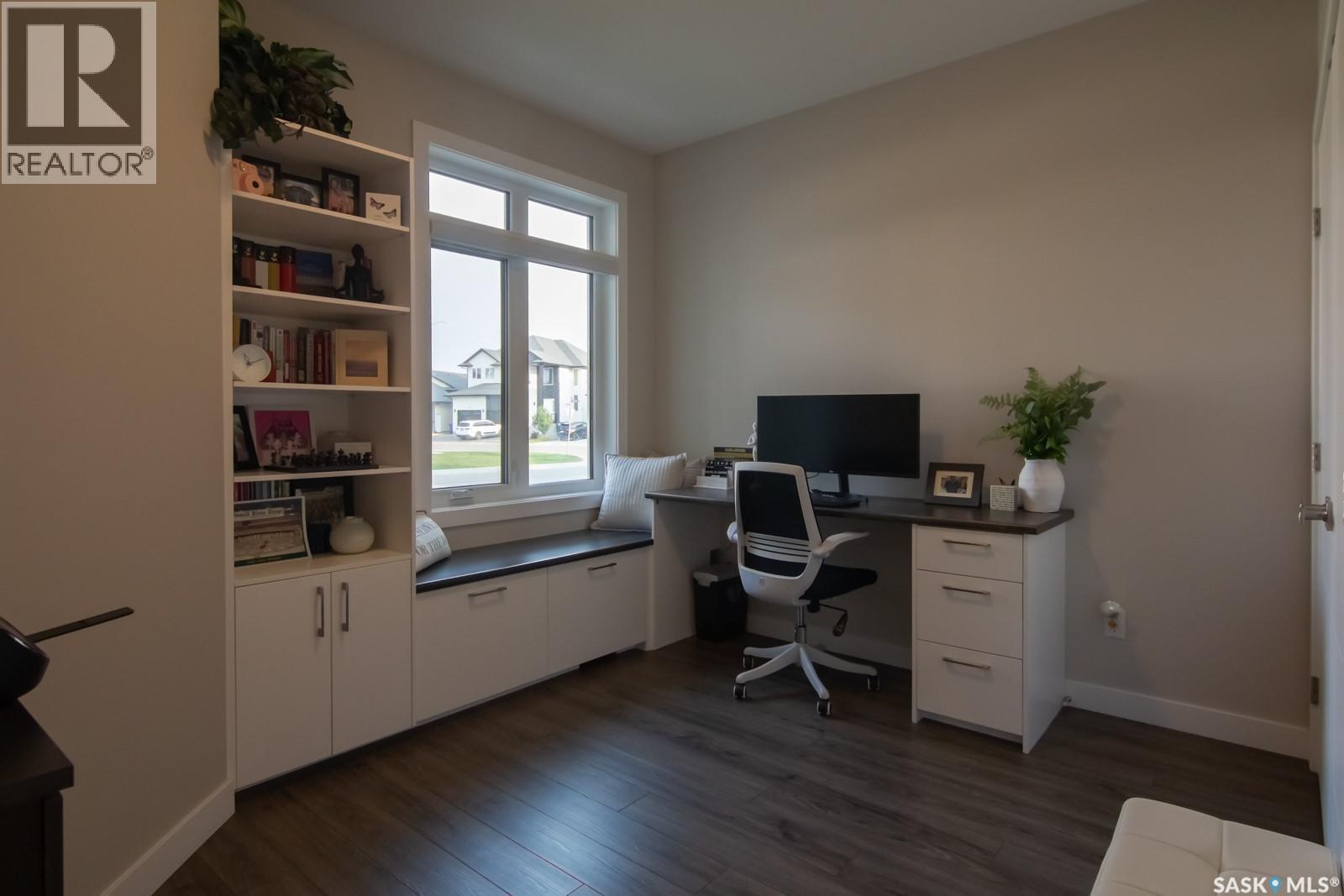 635 Kenaschuk Crescent, Saskatoon, SK - Indoor Photo Showing Office