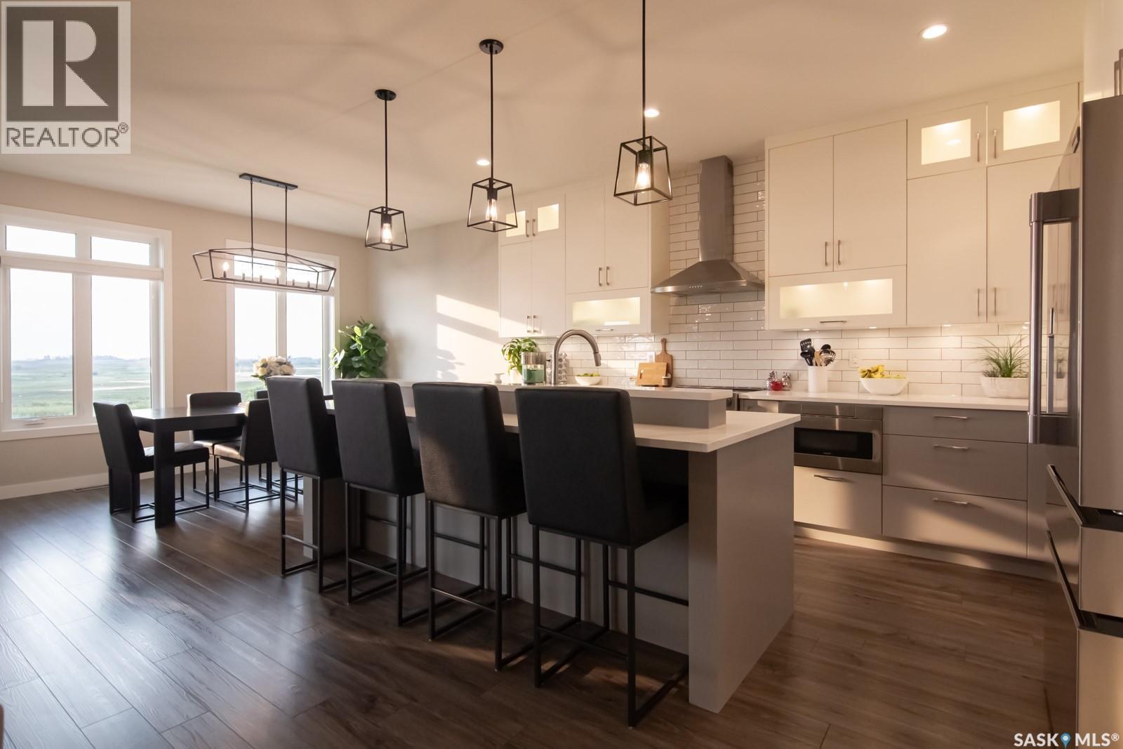 635 Kenaschuk Crescent, Saskatoon, SK - Indoor Photo Showing Kitchen With Upgraded Kitchen