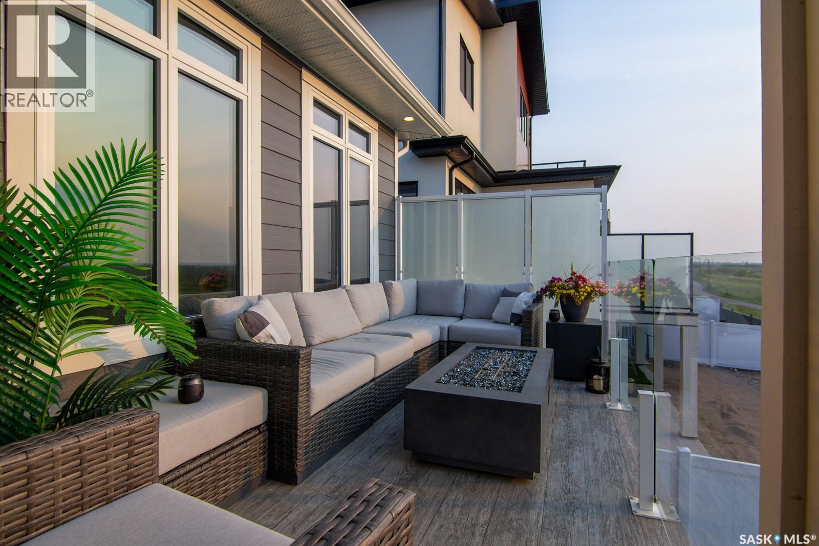 635 Kenaschuk Crescent, Saskatoon, SK - Outdoor With Deck Patio Veranda With Exterior