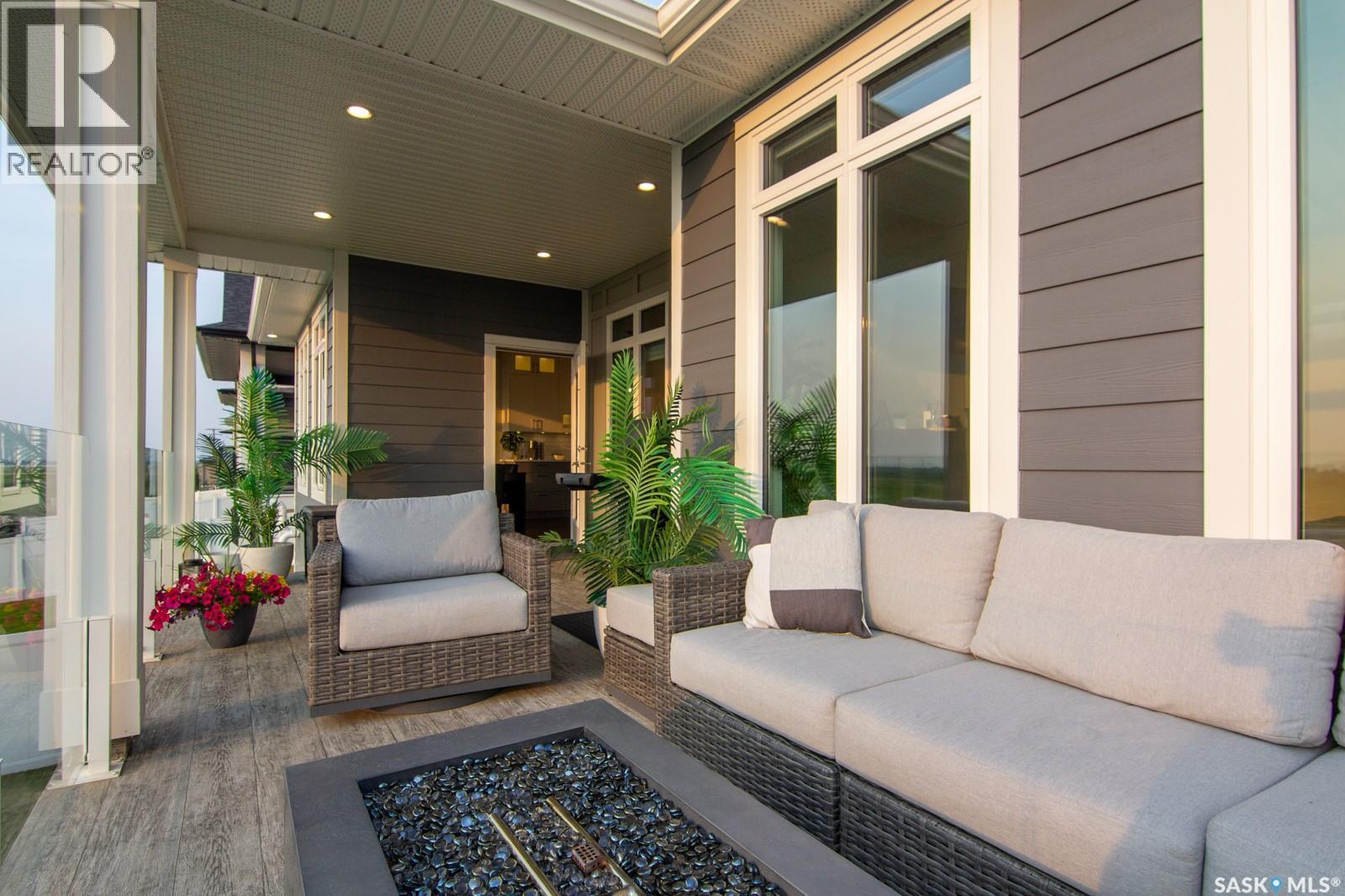 635 Kenaschuk Crescent, Saskatoon, SK - Outdoor With Deck Patio Veranda With Exterior