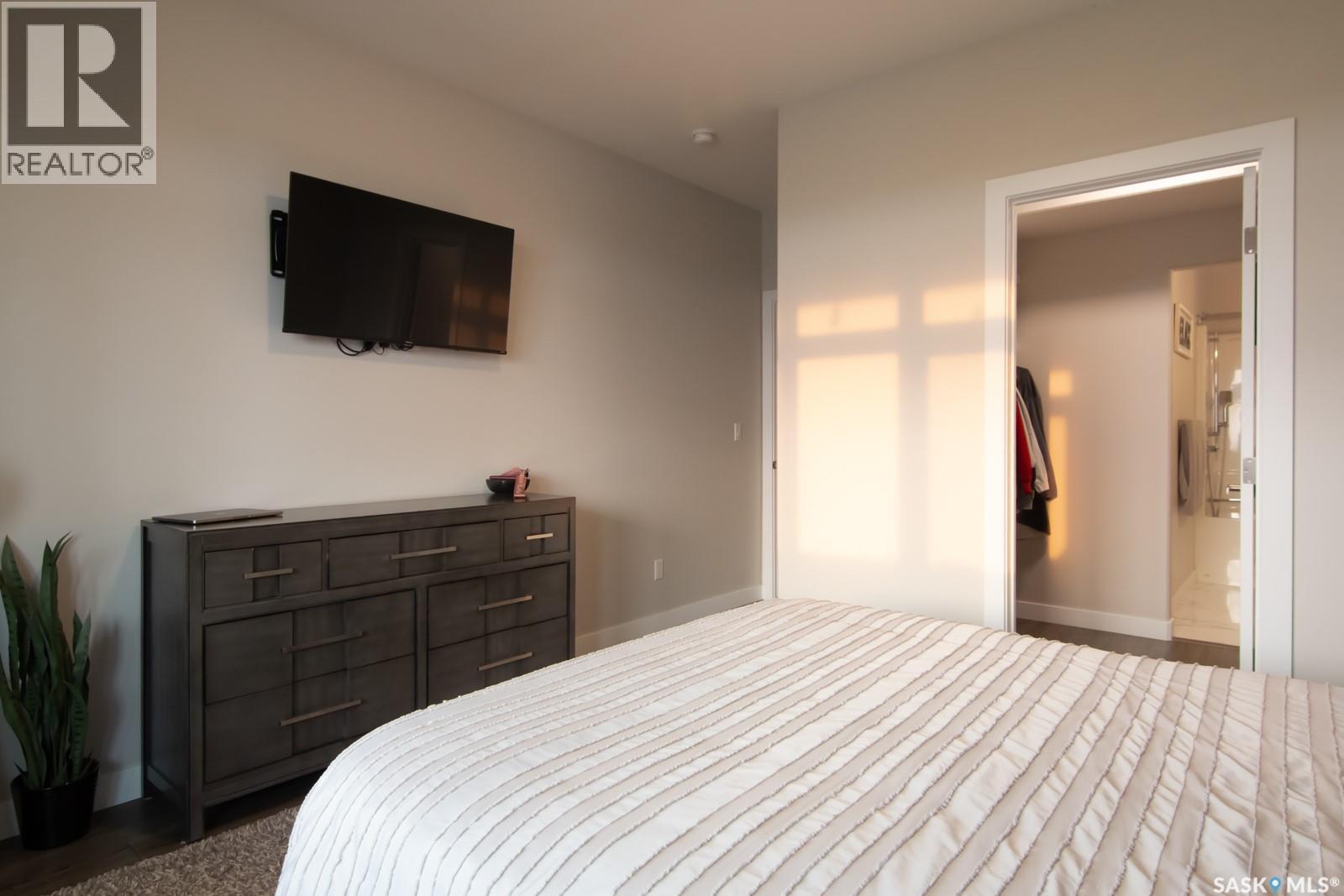 635 Kenaschuk Crescent, Saskatoon, SK - Indoor Photo Showing Bedroom