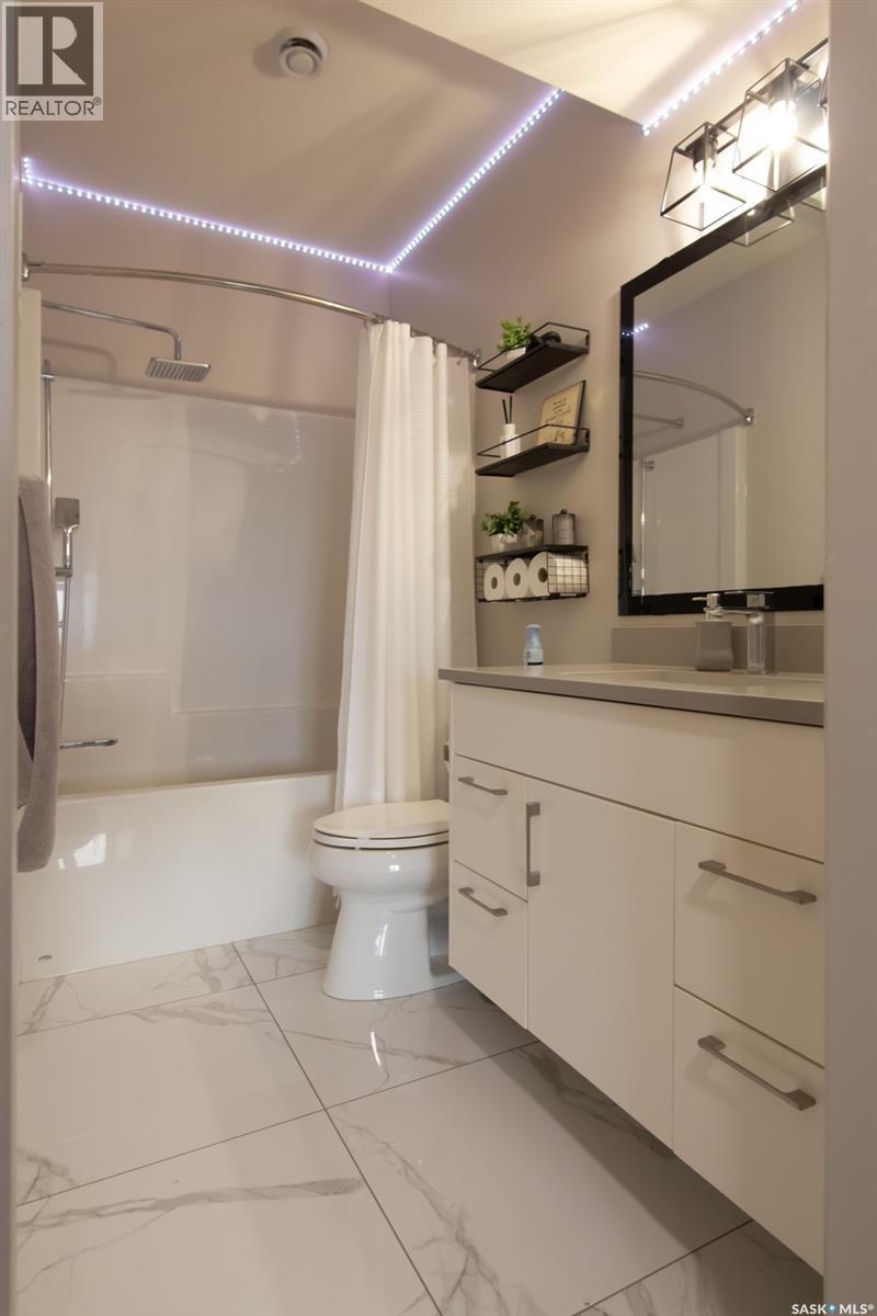 635 Kenaschuk Crescent, Saskatoon, SK - Indoor Photo Showing Bathroom