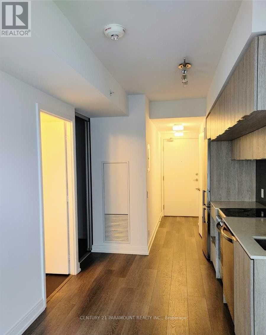 3315 - 181 Dundas Street E, Toronto, ON - Indoor Photo Showing Kitchen