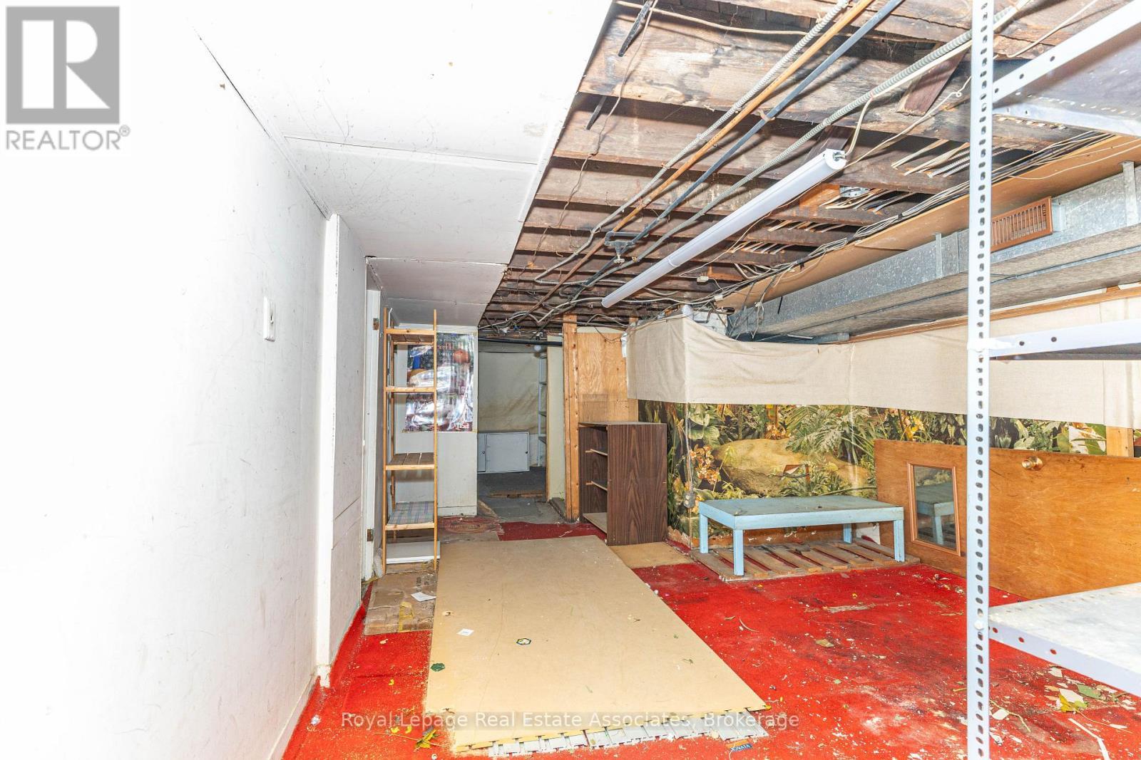 654 Bloor Street W, Toronto, ON