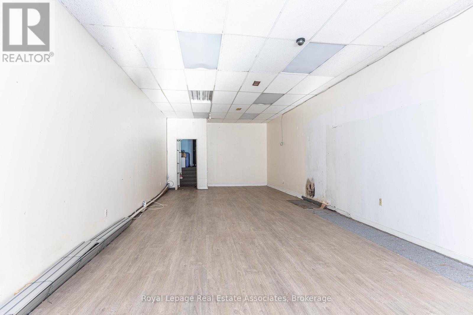 654 Bloor Street W, Toronto, ON