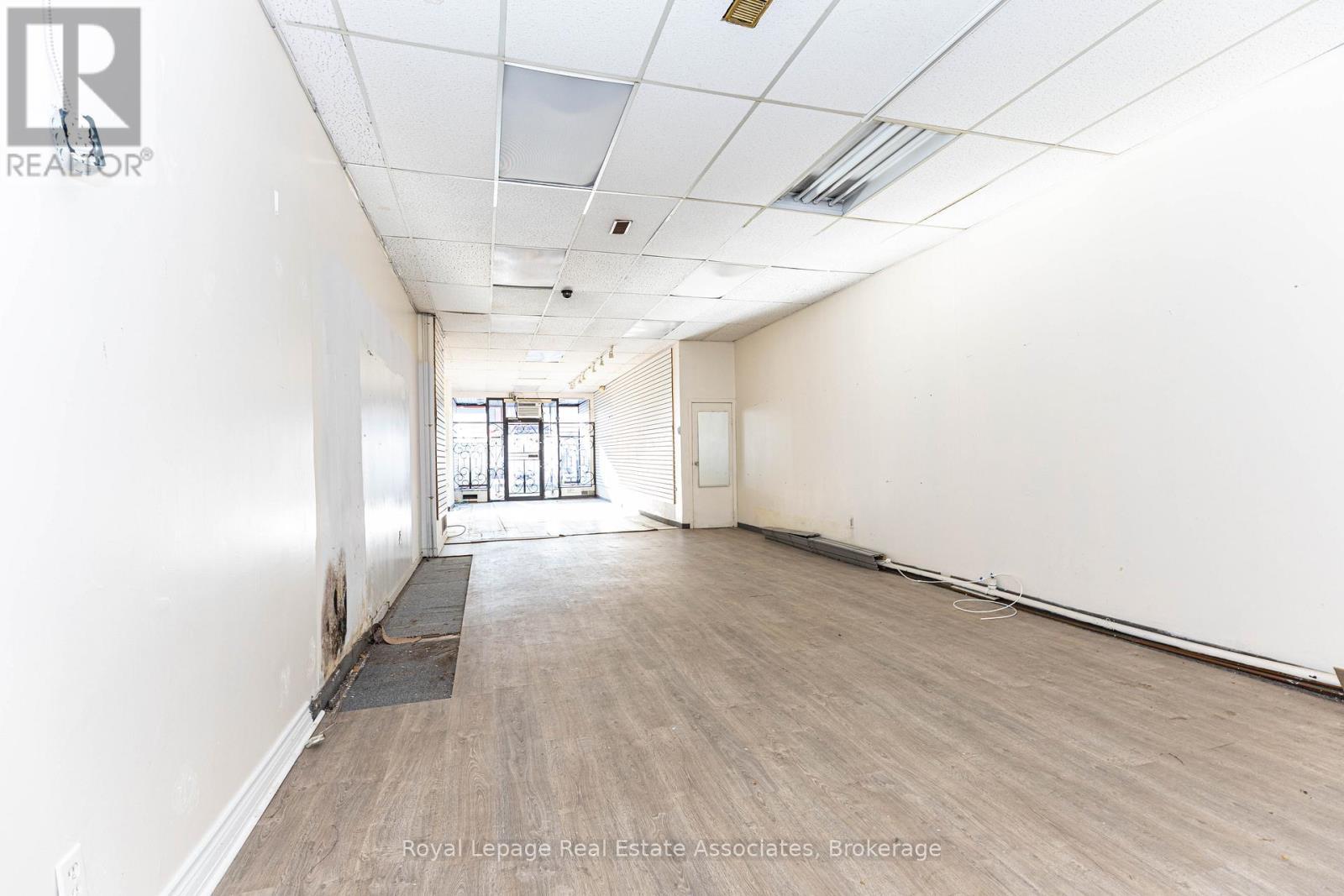 654 Bloor Street W, Toronto, ON