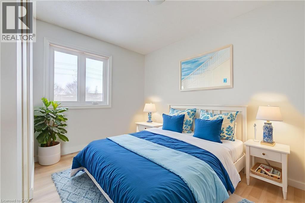 302 College Avenue W Unit# 112, Guelph, ON - Indoor Photo Showing Bedroom