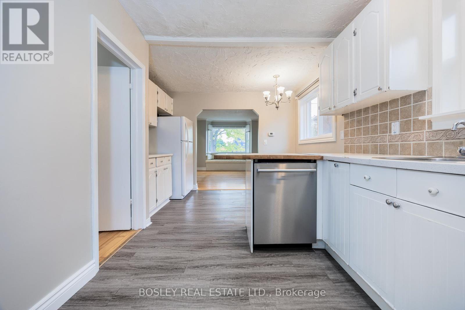 651 Cosburn Avenue, Toronto, ON - Indoor Photo Showing Kitchen