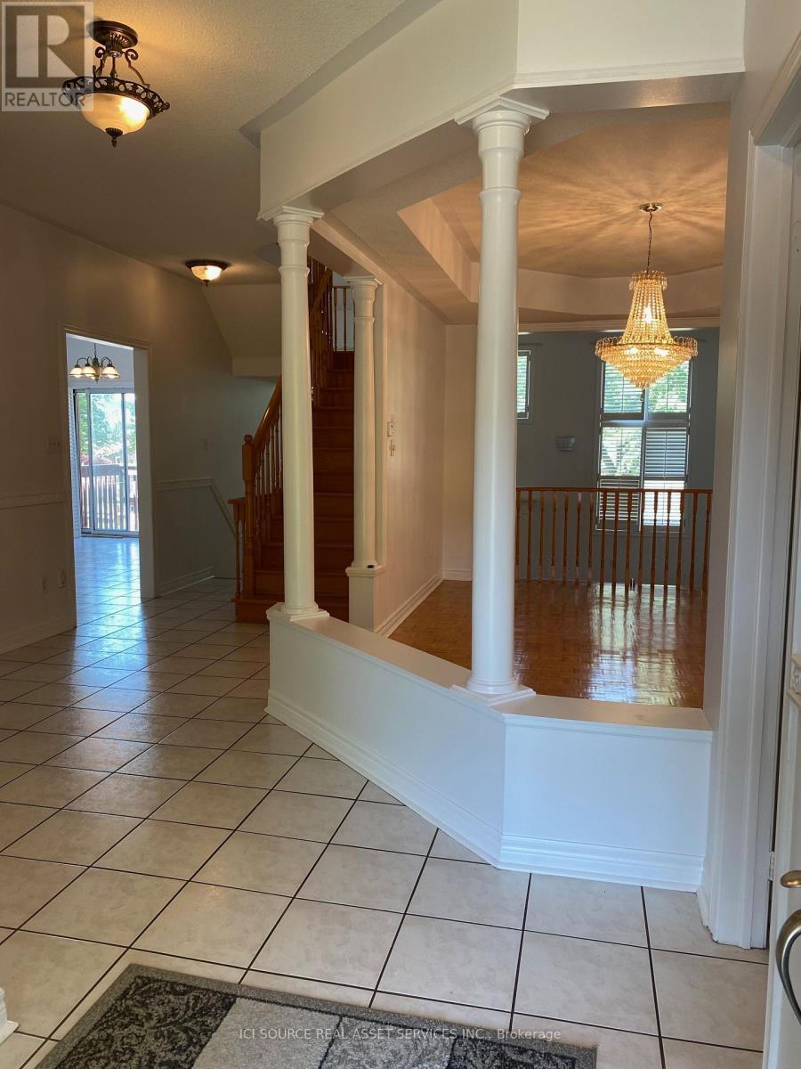 Upper Level - 169 Matthew Drive, Vaughan, ON - Indoor Photo Showing Other Room