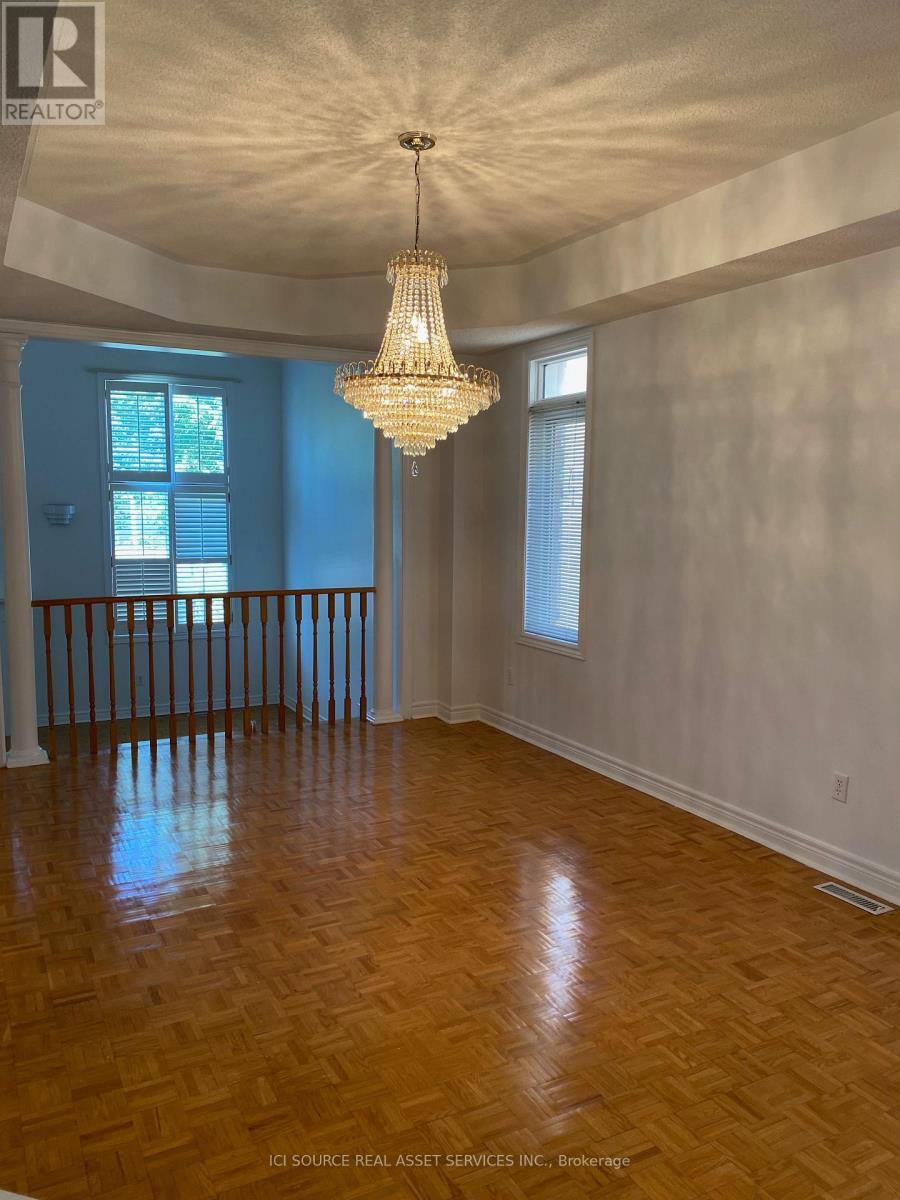 Upper Level - 169 Matthew Drive, Vaughan, ON - Indoor Photo Showing Other Room