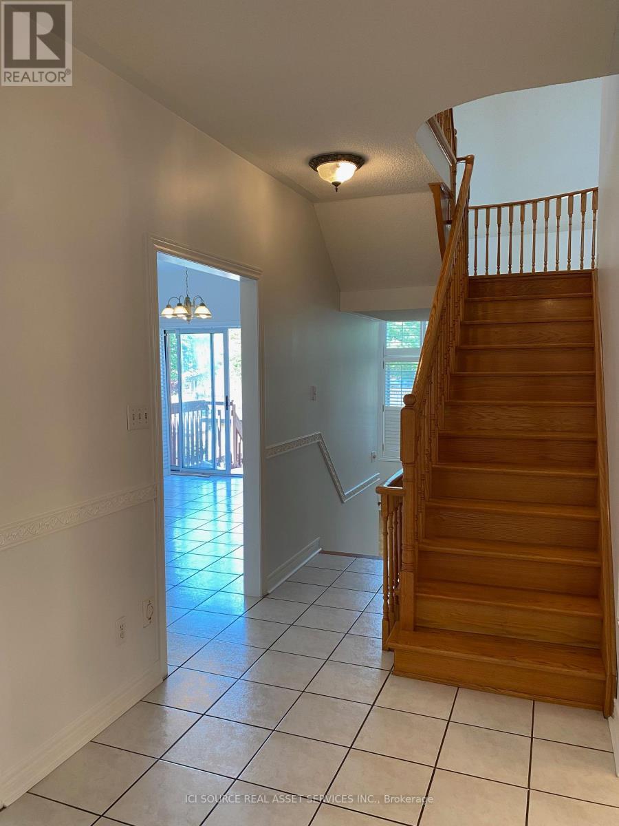 Upper Level - 169 Matthew Drive, Vaughan, ON - Indoor Photo Showing Other Room