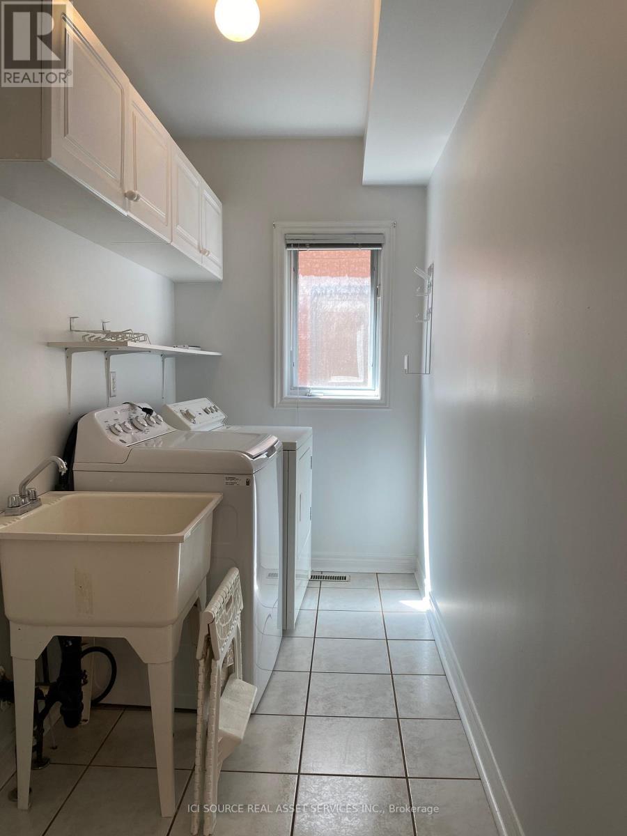 Upper Level - 169 Matthew Drive, Vaughan, ON - Indoor Photo Showing Laundry Room