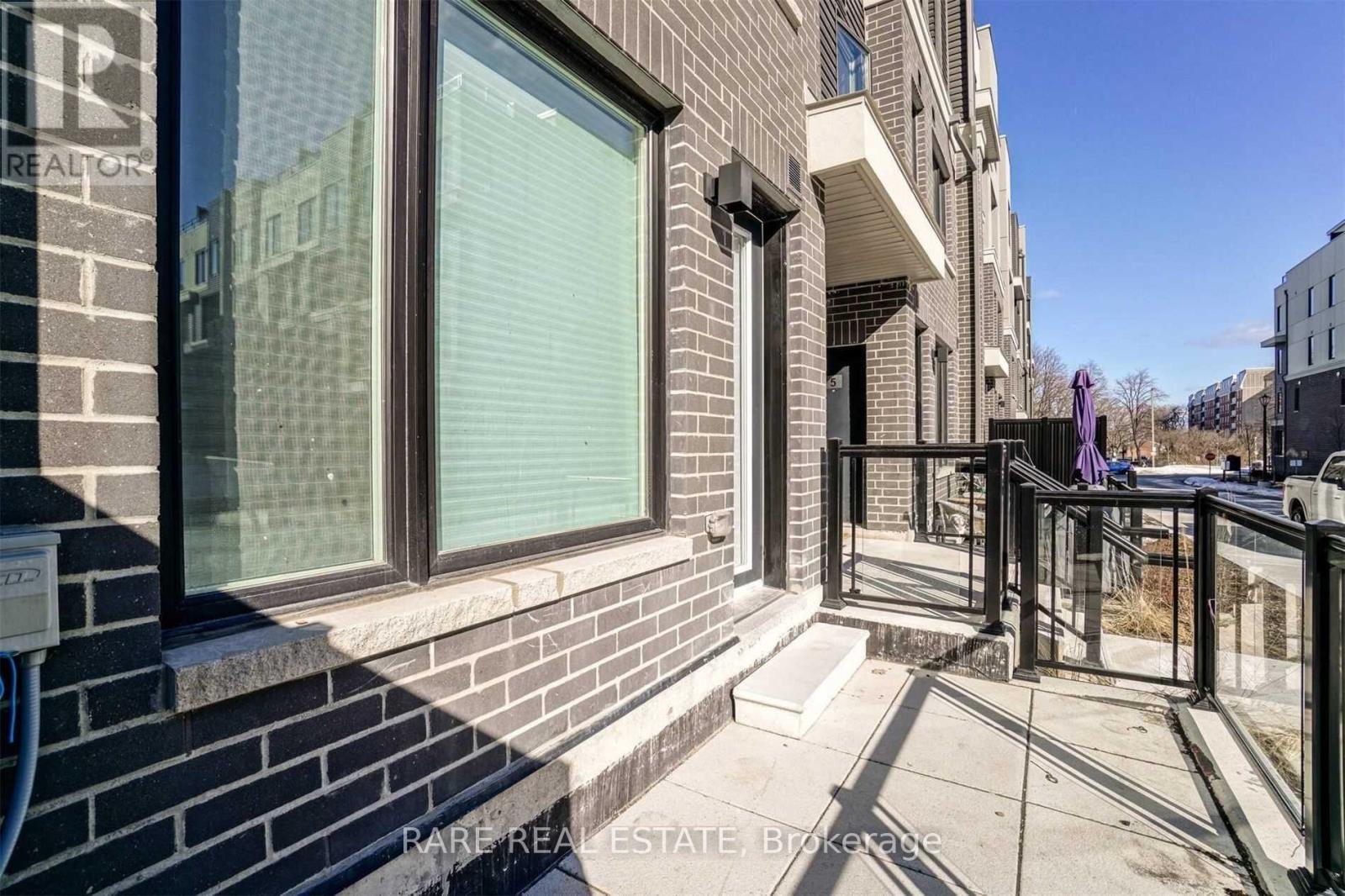 8 - 3483 Widdicombe Way, Mississauga, ON - Outdoor