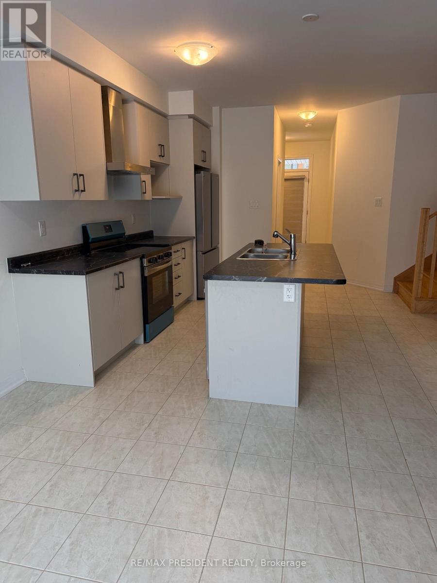 21 Velvet Way, Thorold, ON - Indoor Photo Showing Kitchen