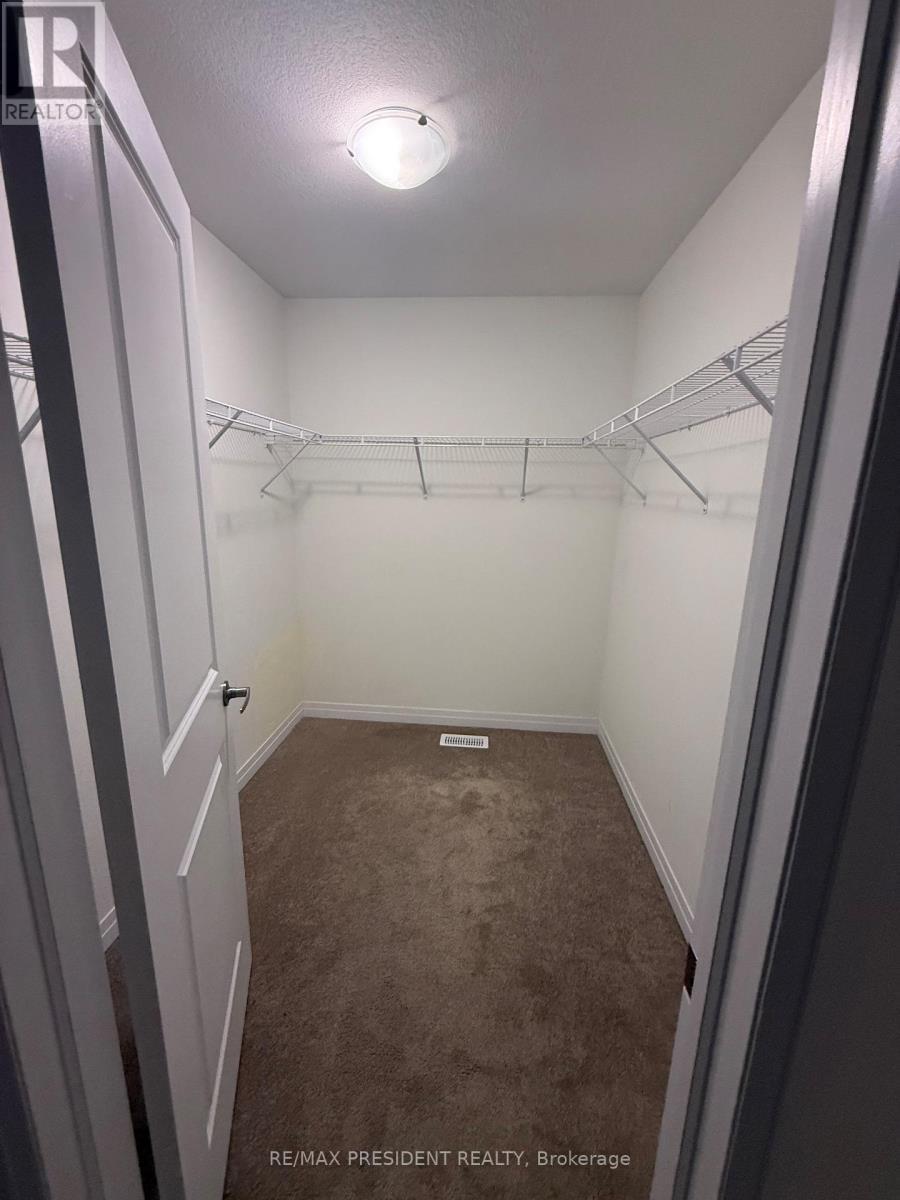 21 Velvet Way, Thorold, ON - Indoor With Storage