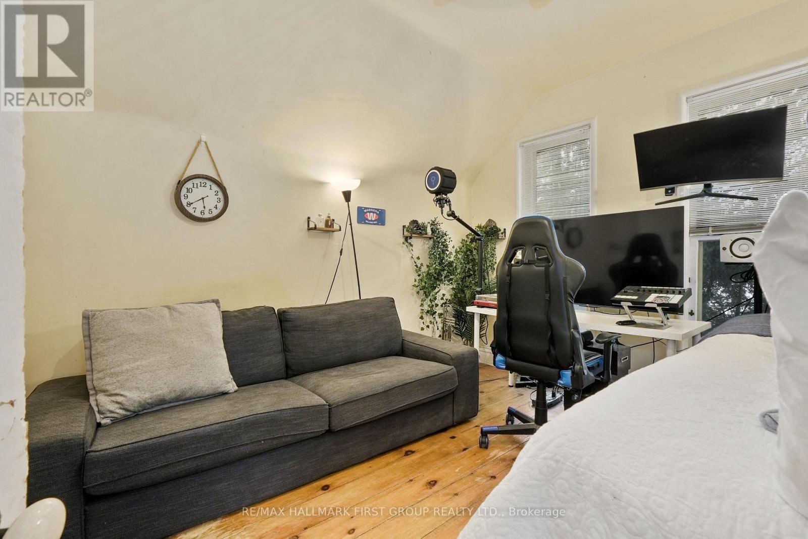 30 Bruton Street, Port Hope, ON - Indoor Photo Showing Living Room