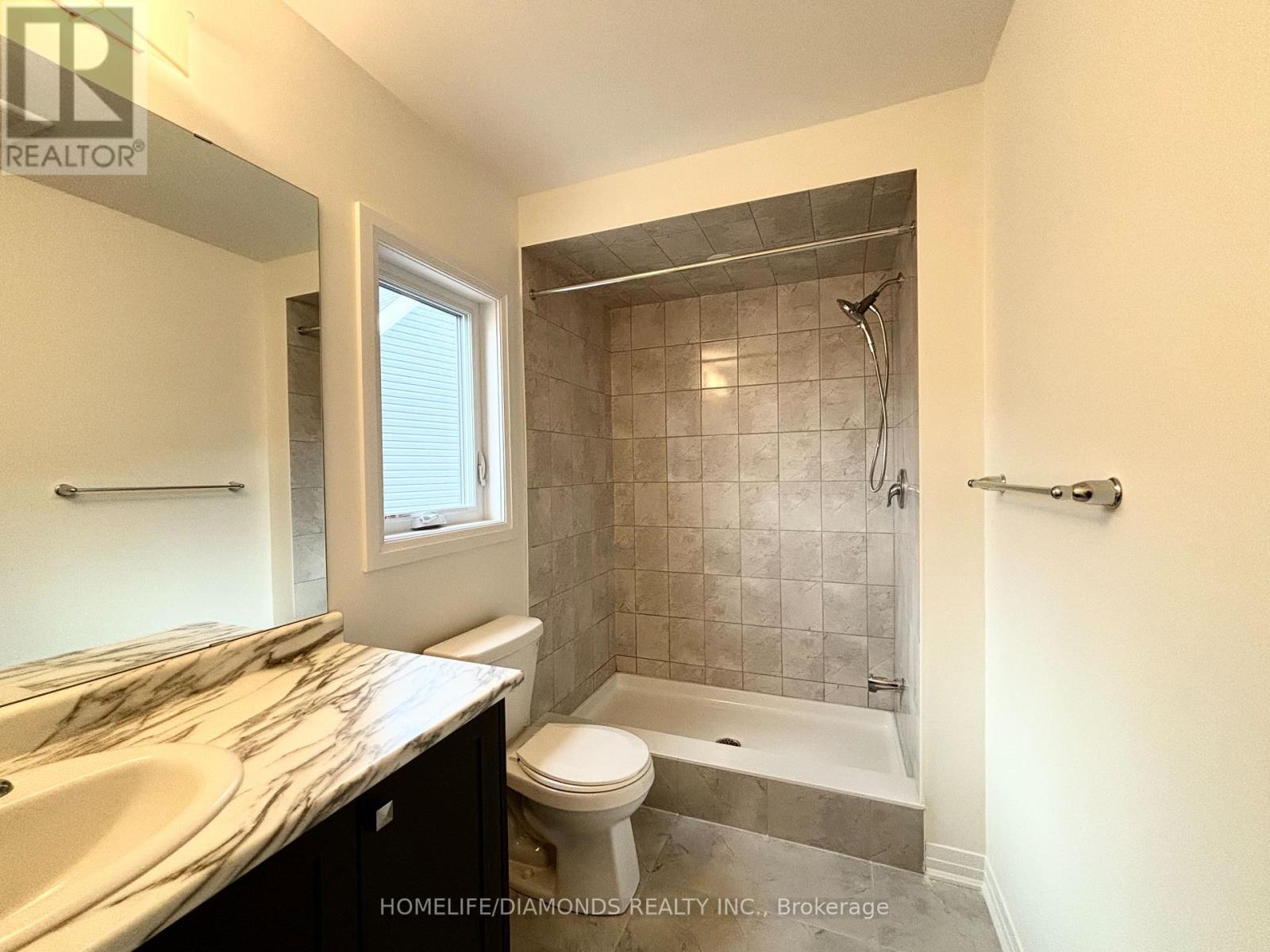 132 Port Crescent, Welland, ON - Indoor Photo Showing Bathroom
