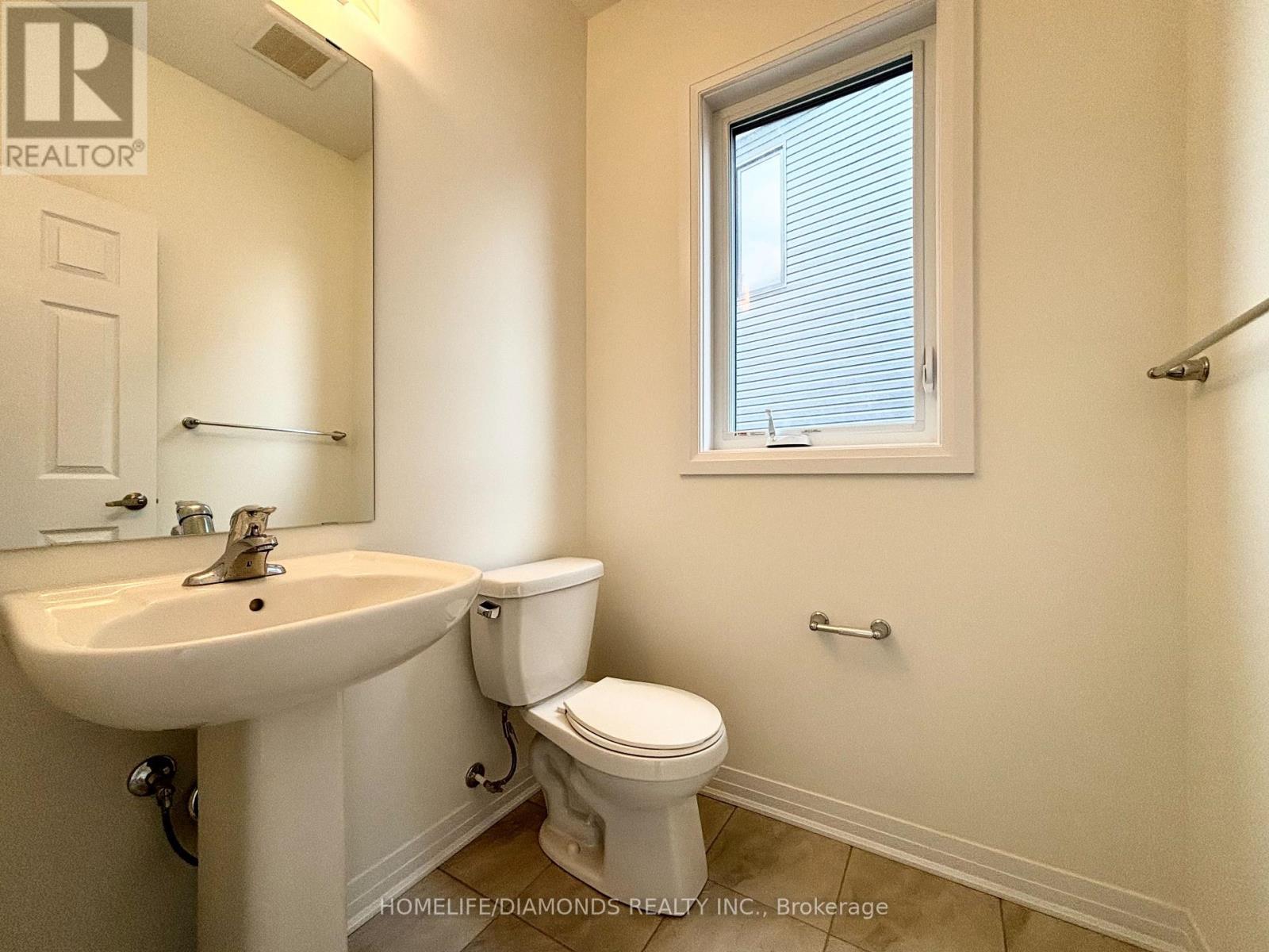132 Port Crescent, Welland, ON - Indoor Photo Showing Bathroom