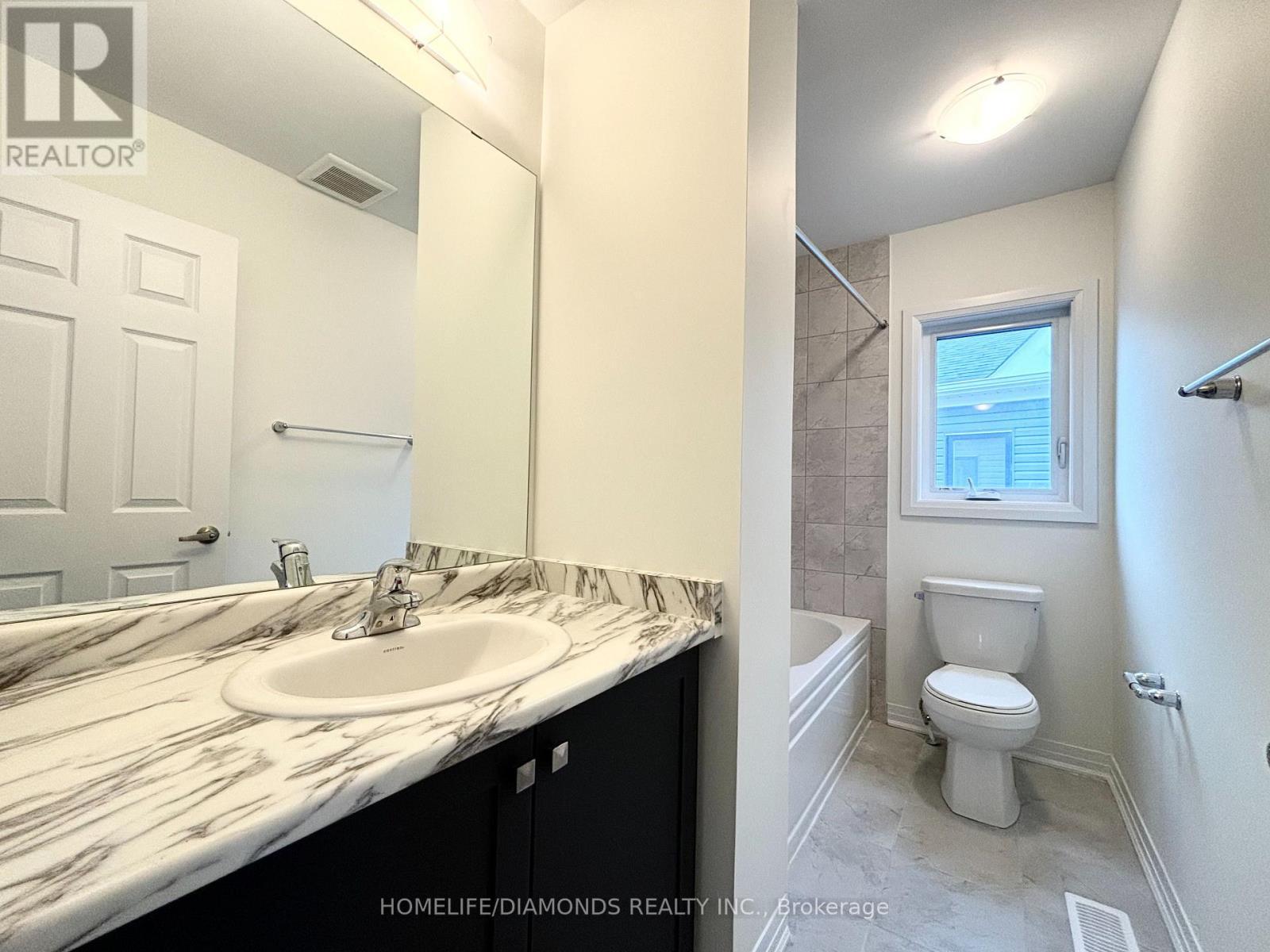 132 Port Crescent, Welland, ON - Indoor Photo Showing Bathroom