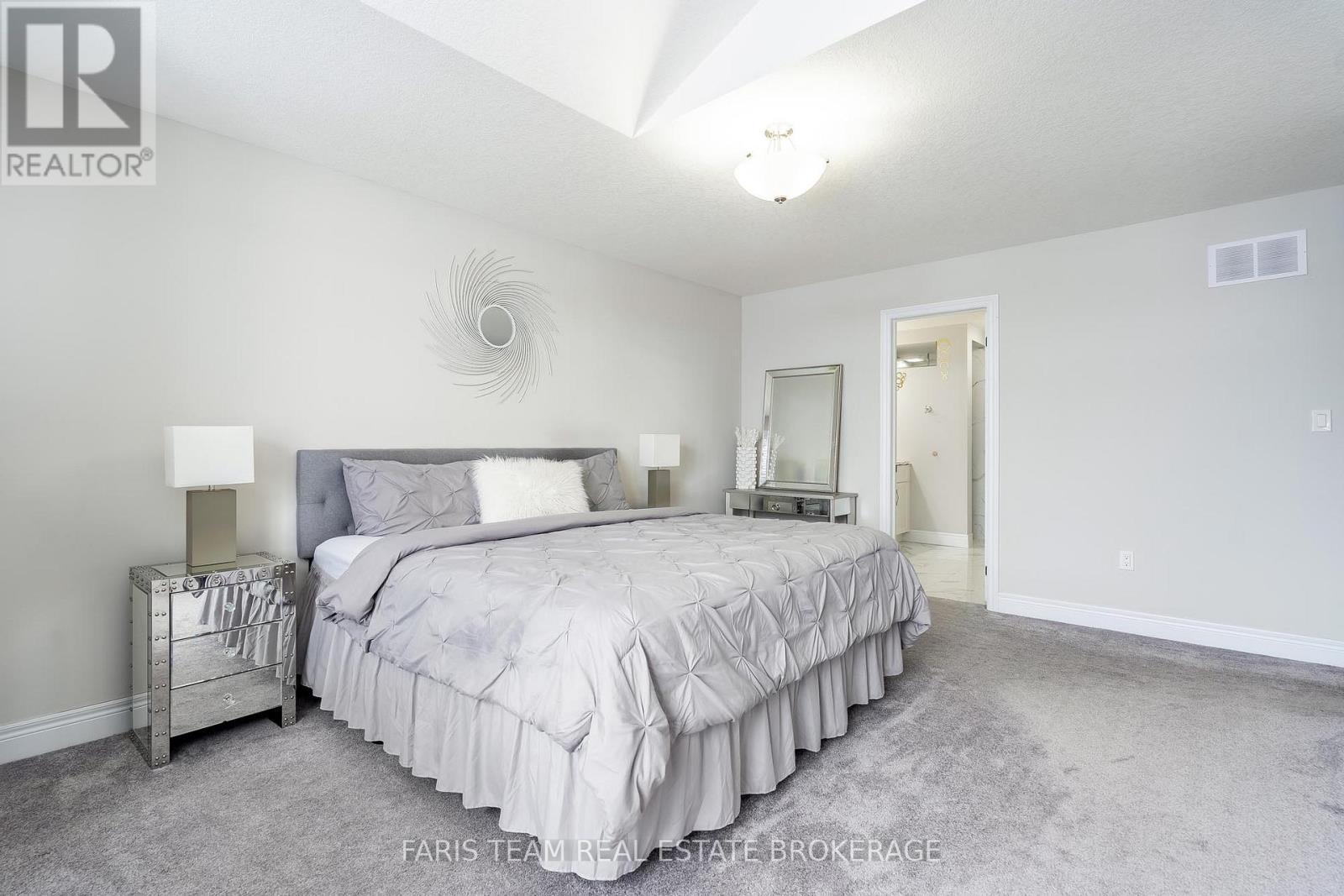 13 Tindall Crescent, East Luther Grand Valley, ON - Indoor Photo Showing Bedroom