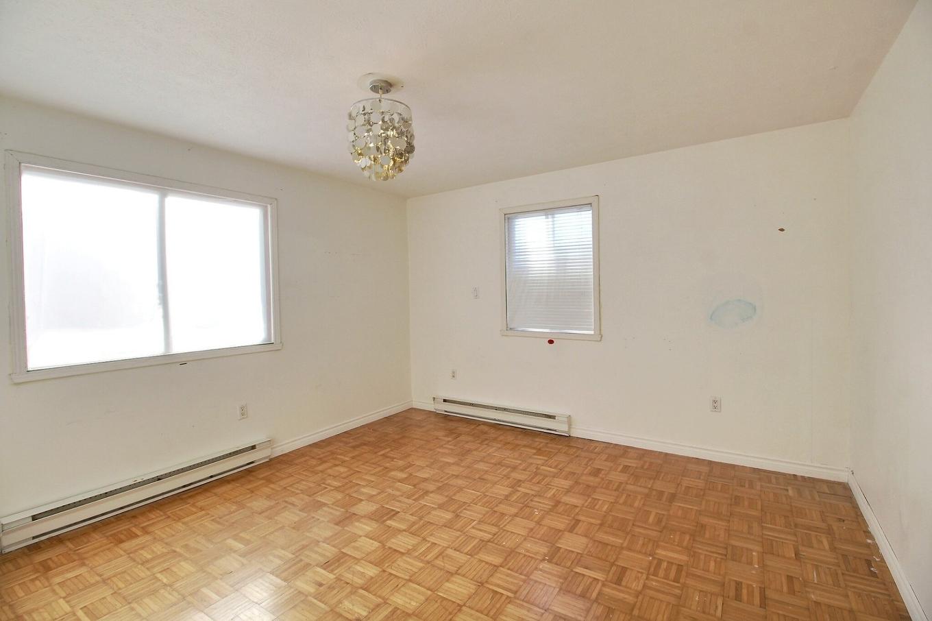 Chambre à coucher - 5285 Rue Mills, Sherbrooke (Brompton/Rock Forest/Saint-Élie/Deauville), QC - Indoor Photo Showing Other Room