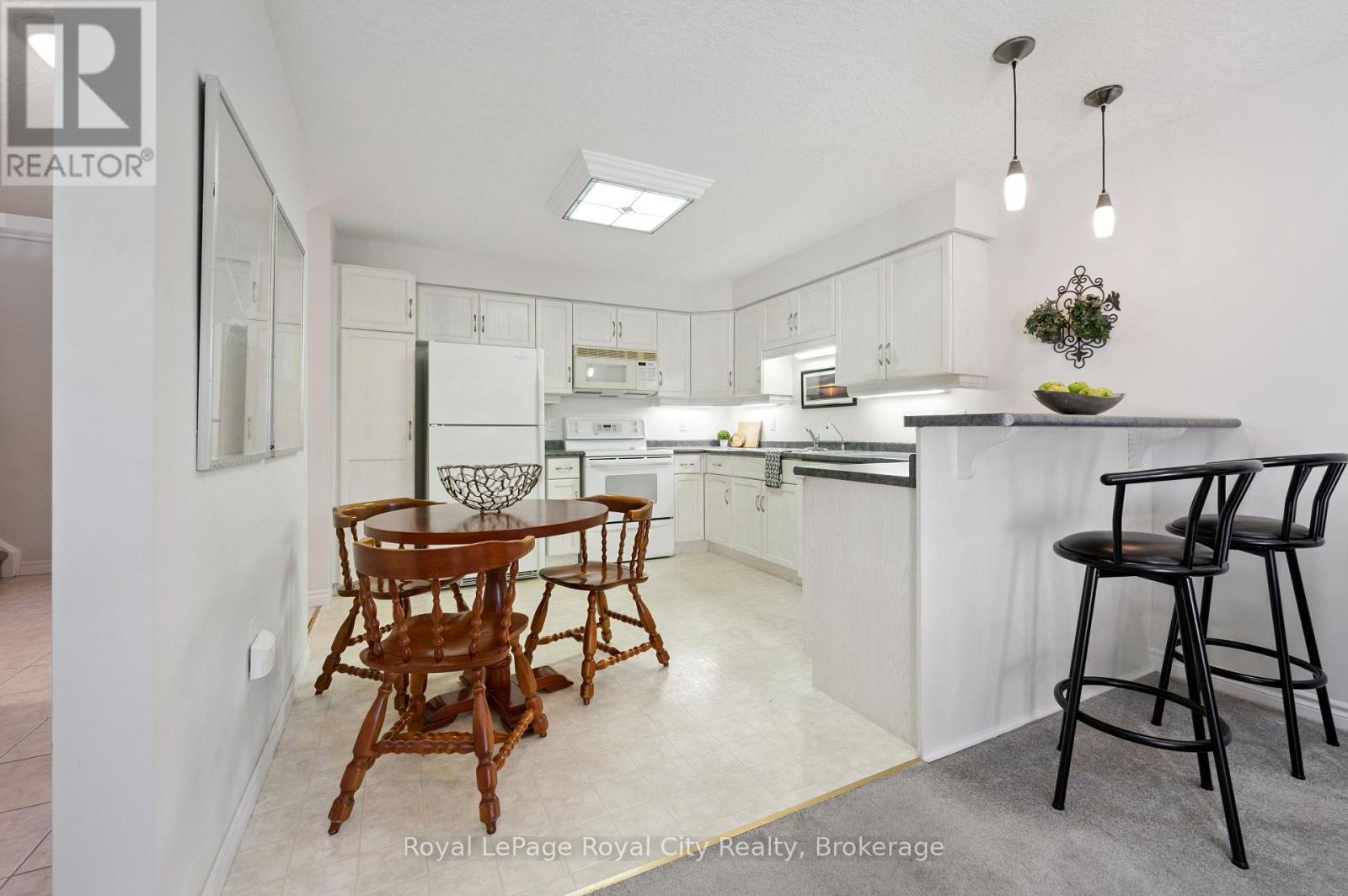 17 Terraview Crescent, Guelph (Kortright West), ON - Indoor Photo Showing Kitchen