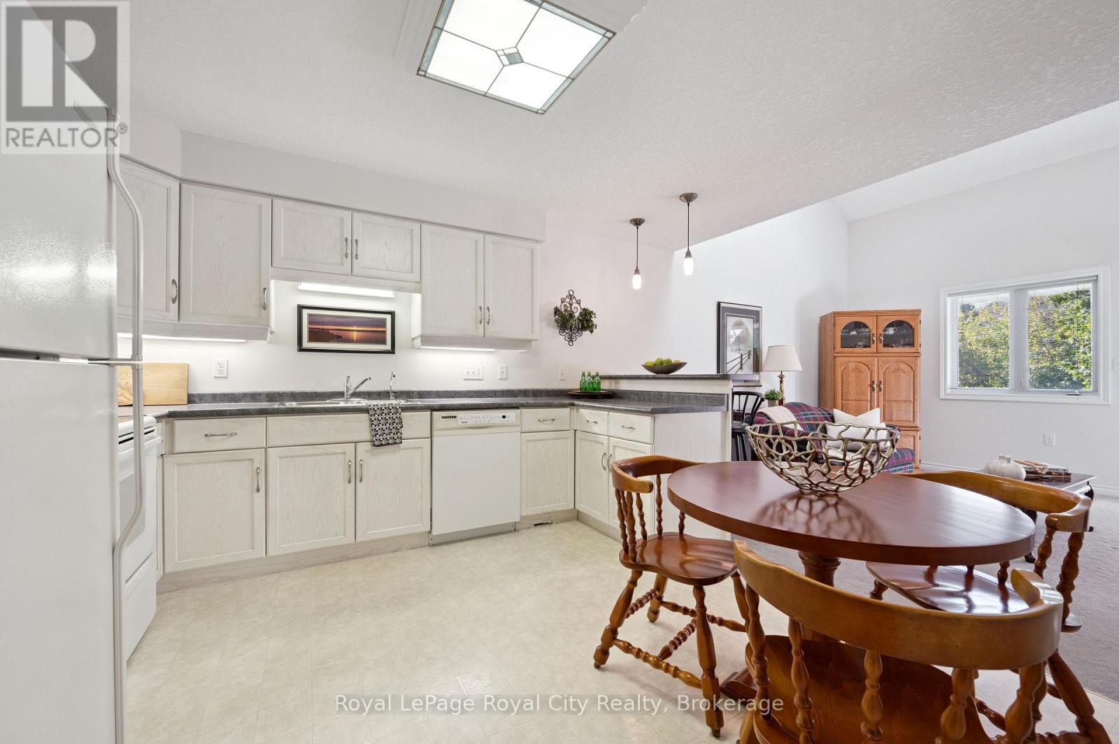 17 Terraview Crescent, Guelph (Kortright West), ON - Indoor