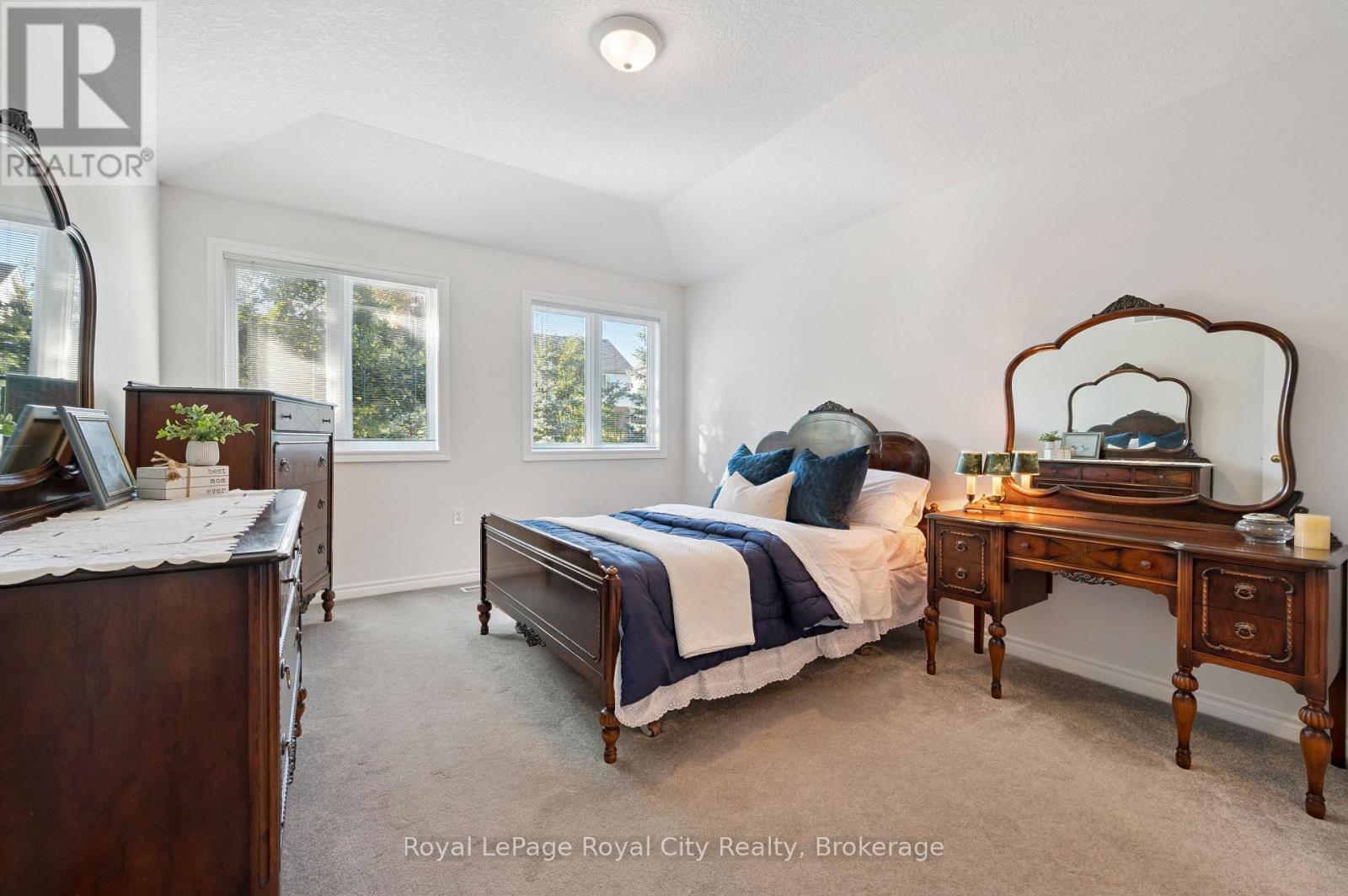 17 Terraview Crescent, Guelph (Kortright West), ON - Indoor Photo Showing Bedroom