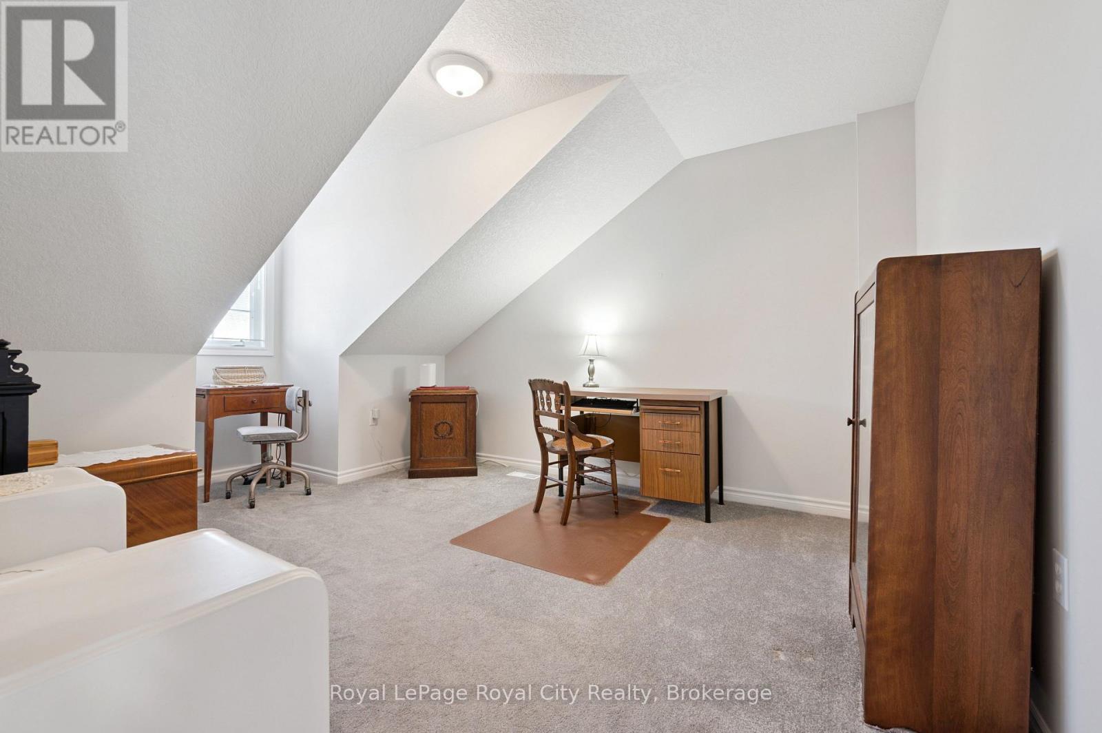 17 Terraview Crescent, Guelph (Kortright West), ON - Indoor