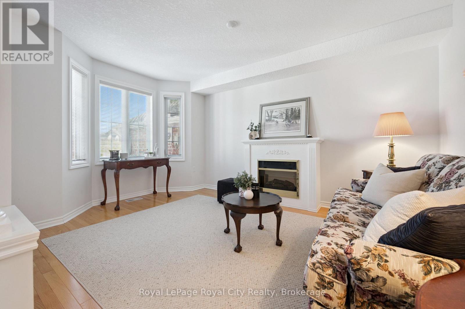 17 Terraview Crescent, Guelph (Kortright West), ON - Indoor Photo Showing Living Room With Fireplace