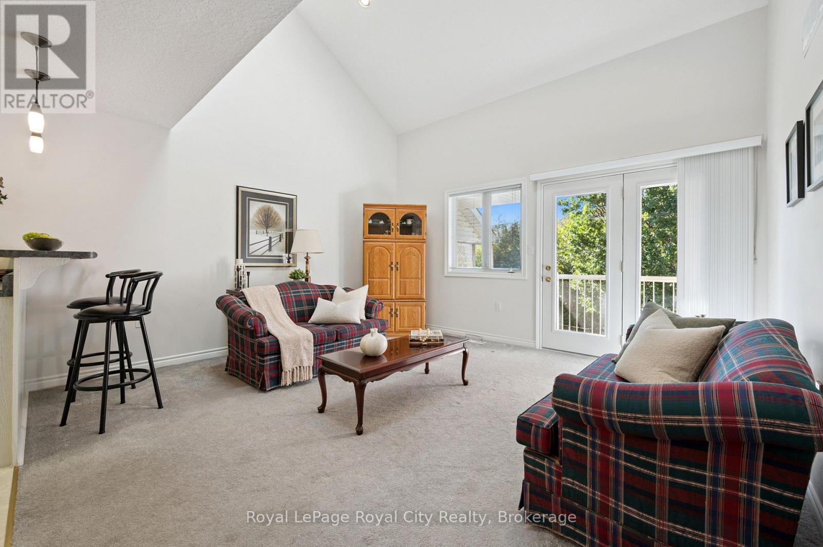 17 Terraview Crescent, Guelph (Kortright West), ON - Indoor