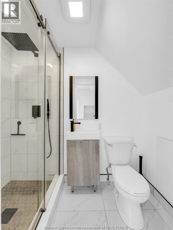 2432 Front Road, Lasalle, ON - Indoor Photo Showing Bathroom