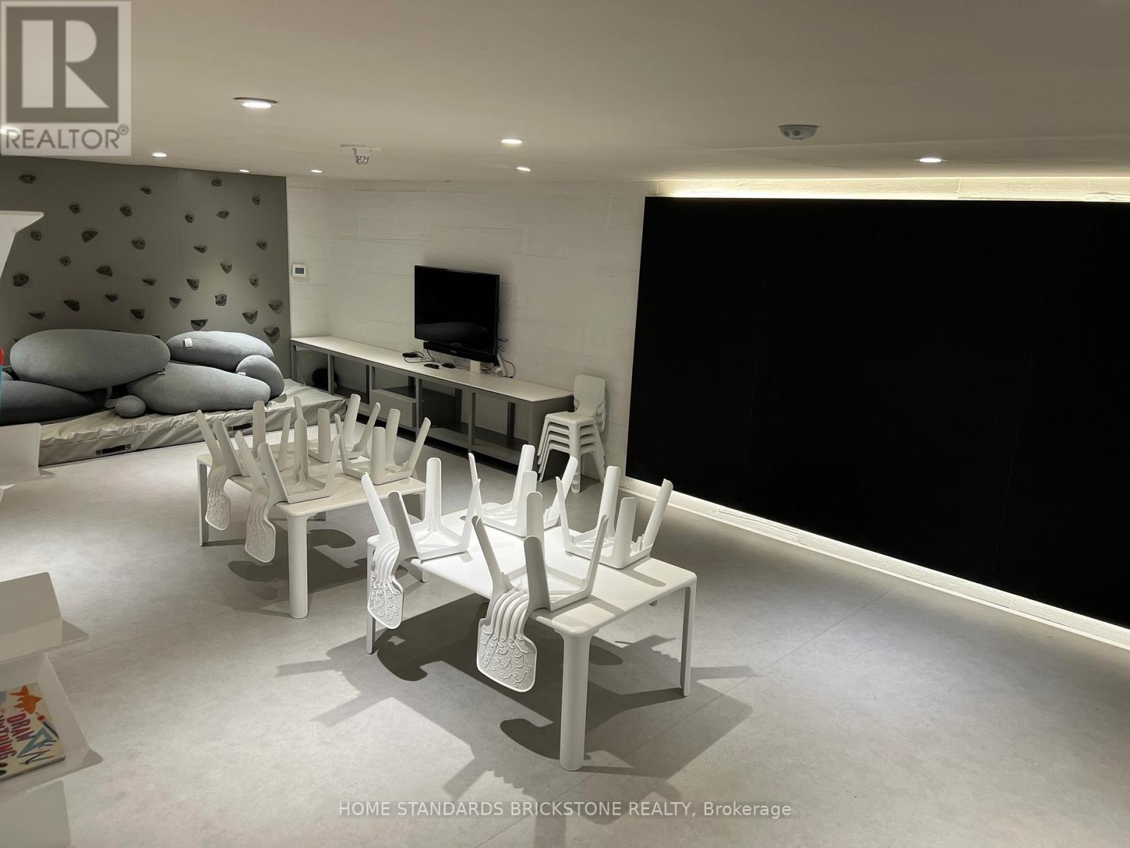 2013 - 5 Soudan Avenue, Toronto, ON - Indoor