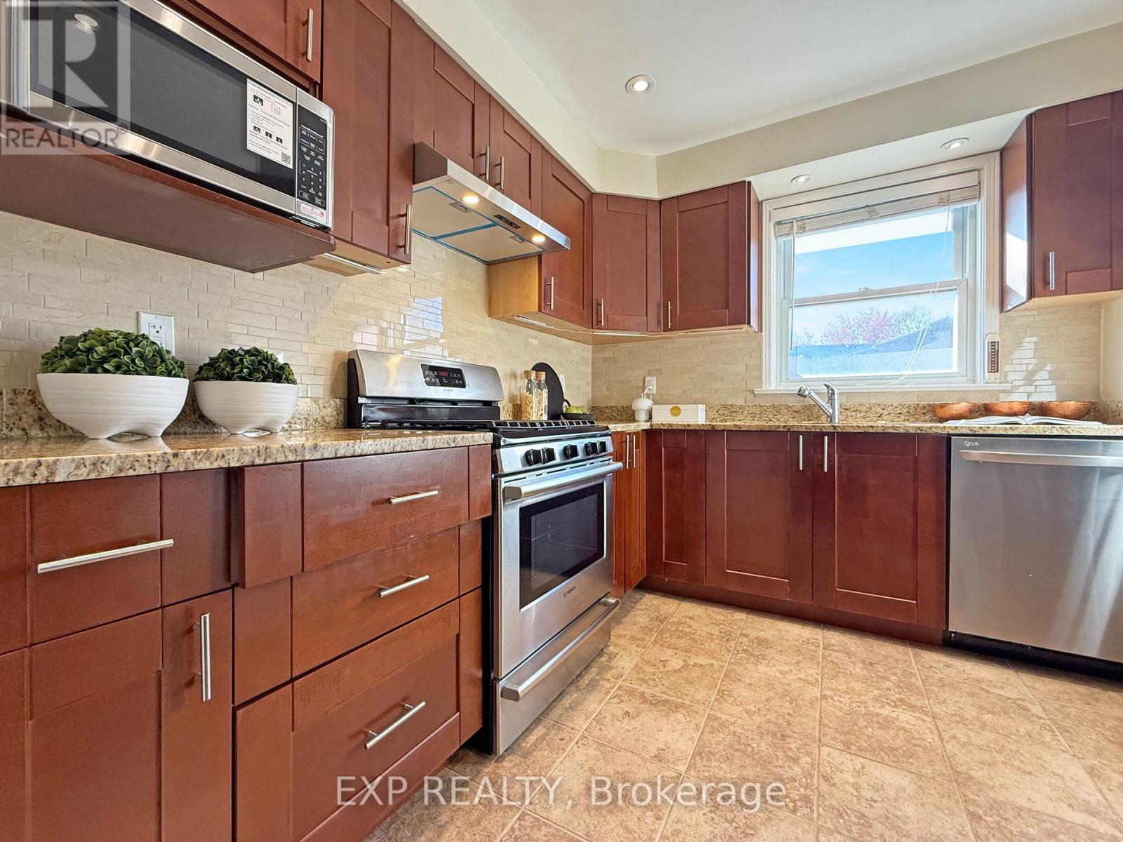 81 Meldazy Drive, Toronto, ON - Indoor Photo Showing Kitchen With Stainless Steel Kitchen With Upgraded Kitchen