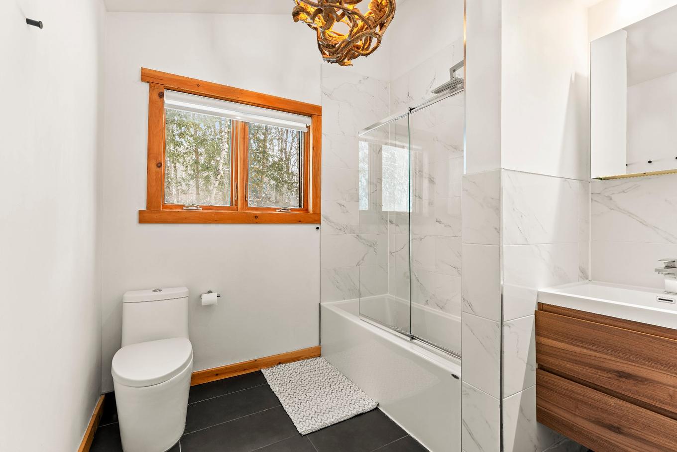 Salle de bains - 10 Ch. Lily-Butters, Eastman, QC - Indoor Photo Showing Bathroom