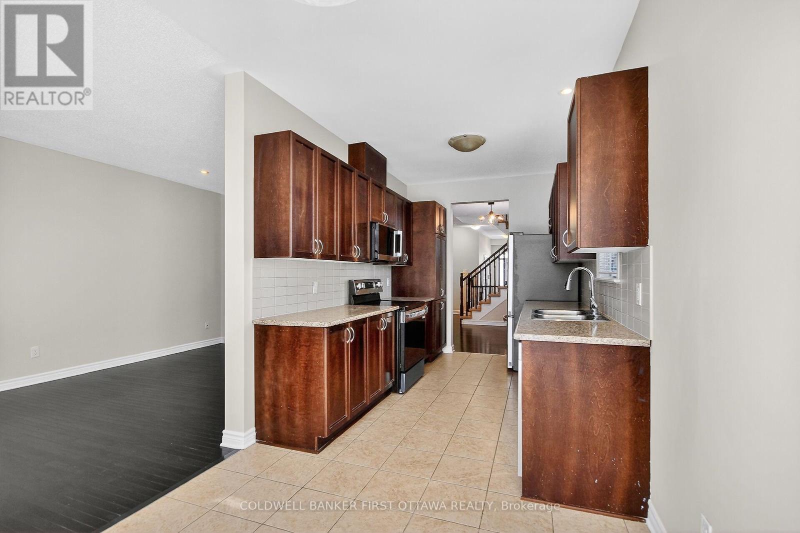184 Highbury Park Drive, Ottawa, ON - Indoor Photo Showing Kitchen