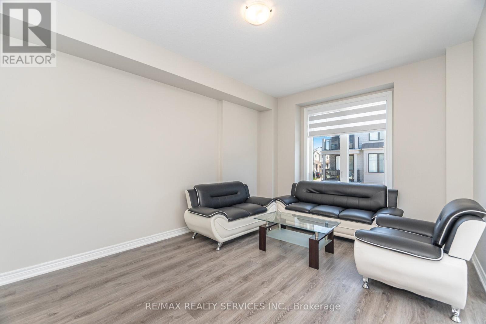 113 - 10 Birmingham Drive, Cambridge, ON - Indoor Photo Showing Other Room