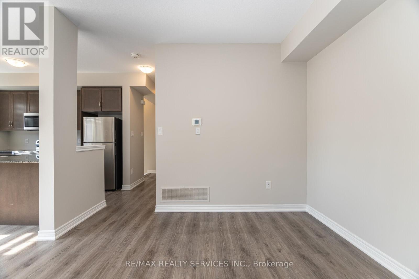113 - 10 Birmingham Drive, Cambridge, ON - Indoor