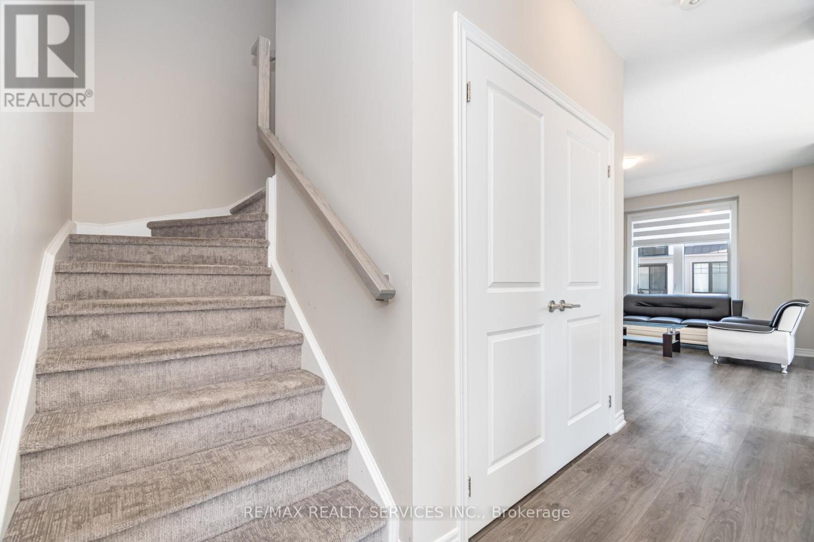 113 - 10 Birmingham Drive, Cambridge, ON - Indoor Photo Showing Other Room