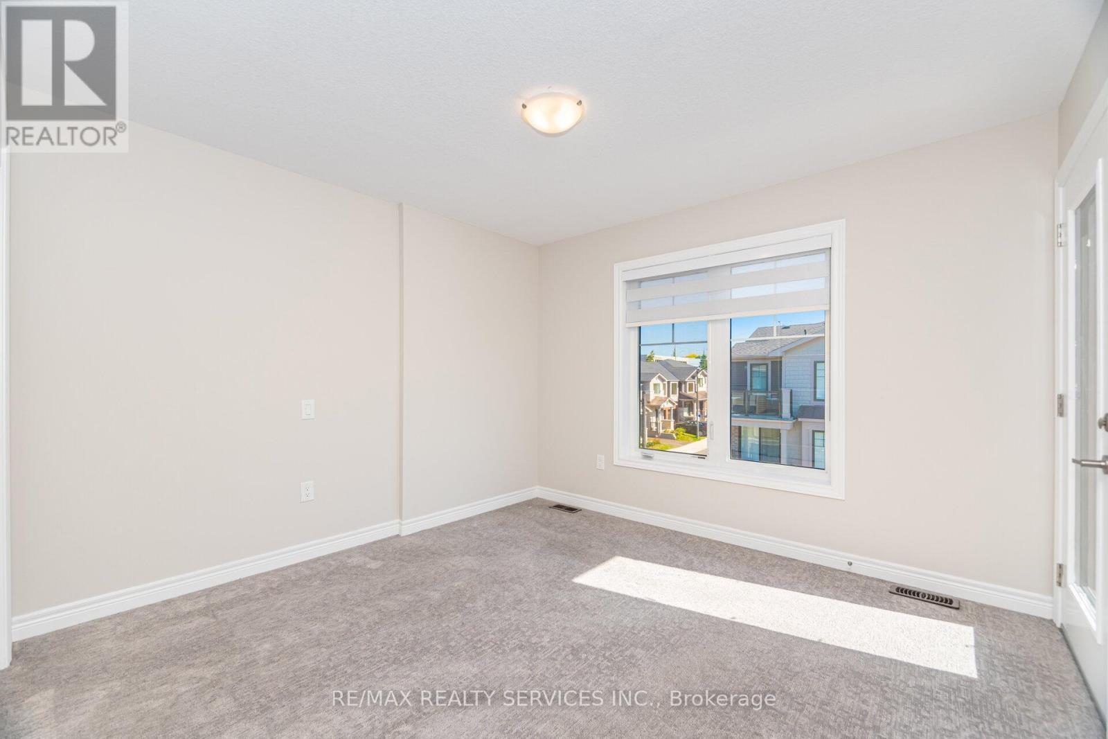 113 - 10 Birmingham Drive, Cambridge, ON - Indoor Photo Showing Other Room