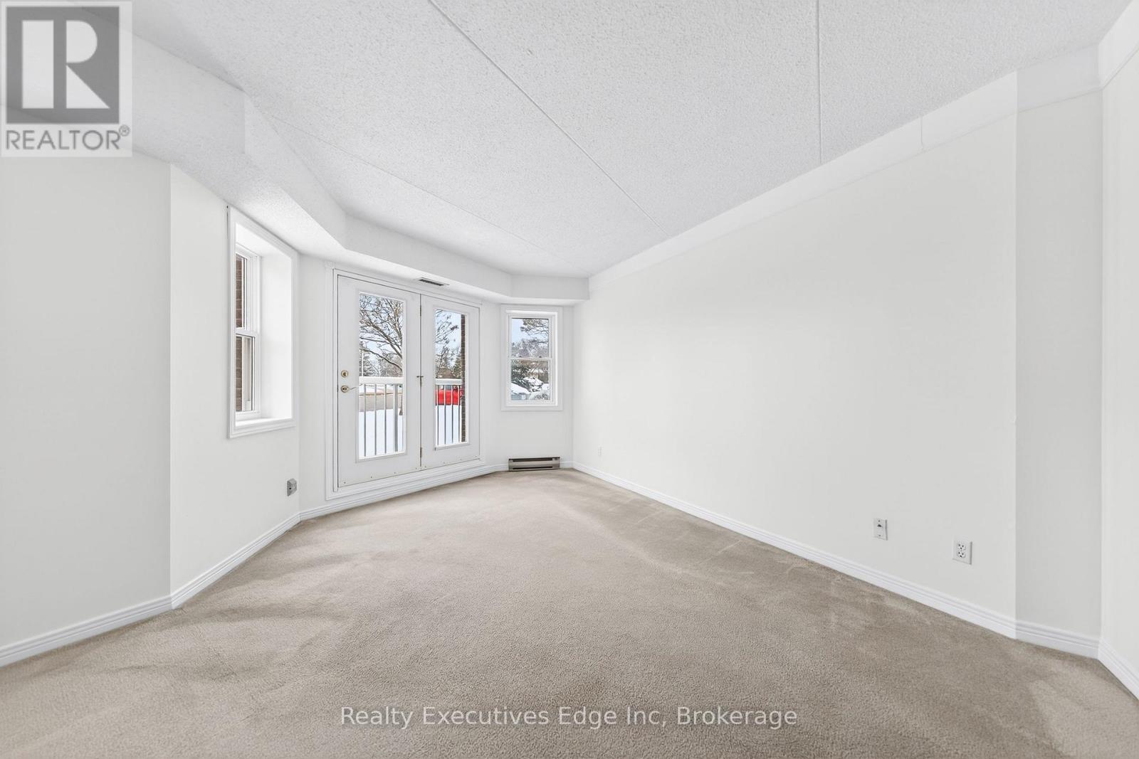 103 - 208 Silvercreek Parkway N, Guelph (Junction/Onward Willow), ON