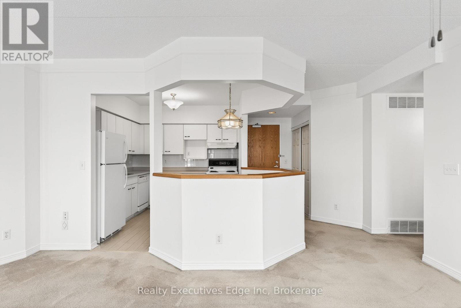 103 - 208 Silvercreek Parkway N, Guelph (Junction/Onward Willow), ON