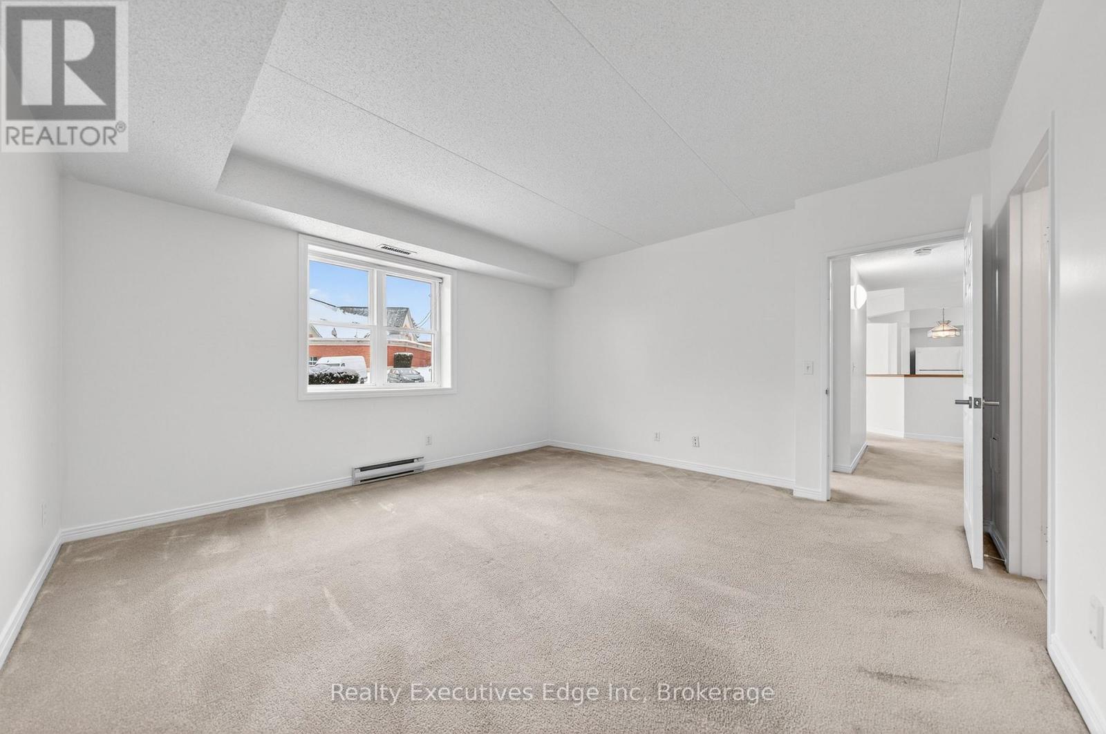 103 - 208 Silvercreek Parkway N, Guelph (Junction/Onward Willow), ON