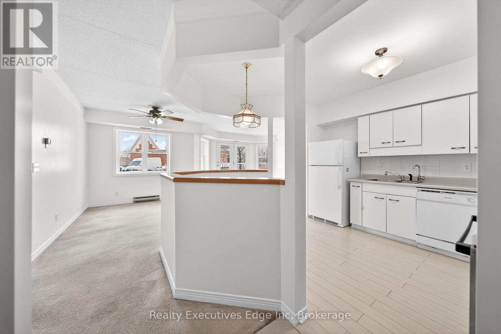 103 - 208 Silvercreek Parkway N, Guelph (Junction/Onward Willow), ON