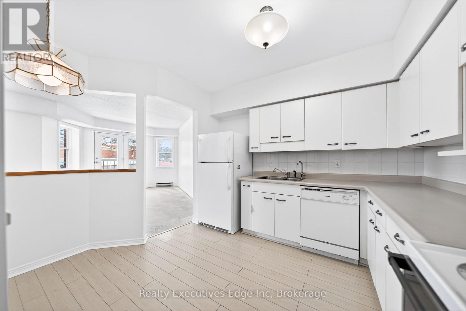 103 - 208 Silvercreek Parkway N, Guelph (Junction/Onward Willow), ON