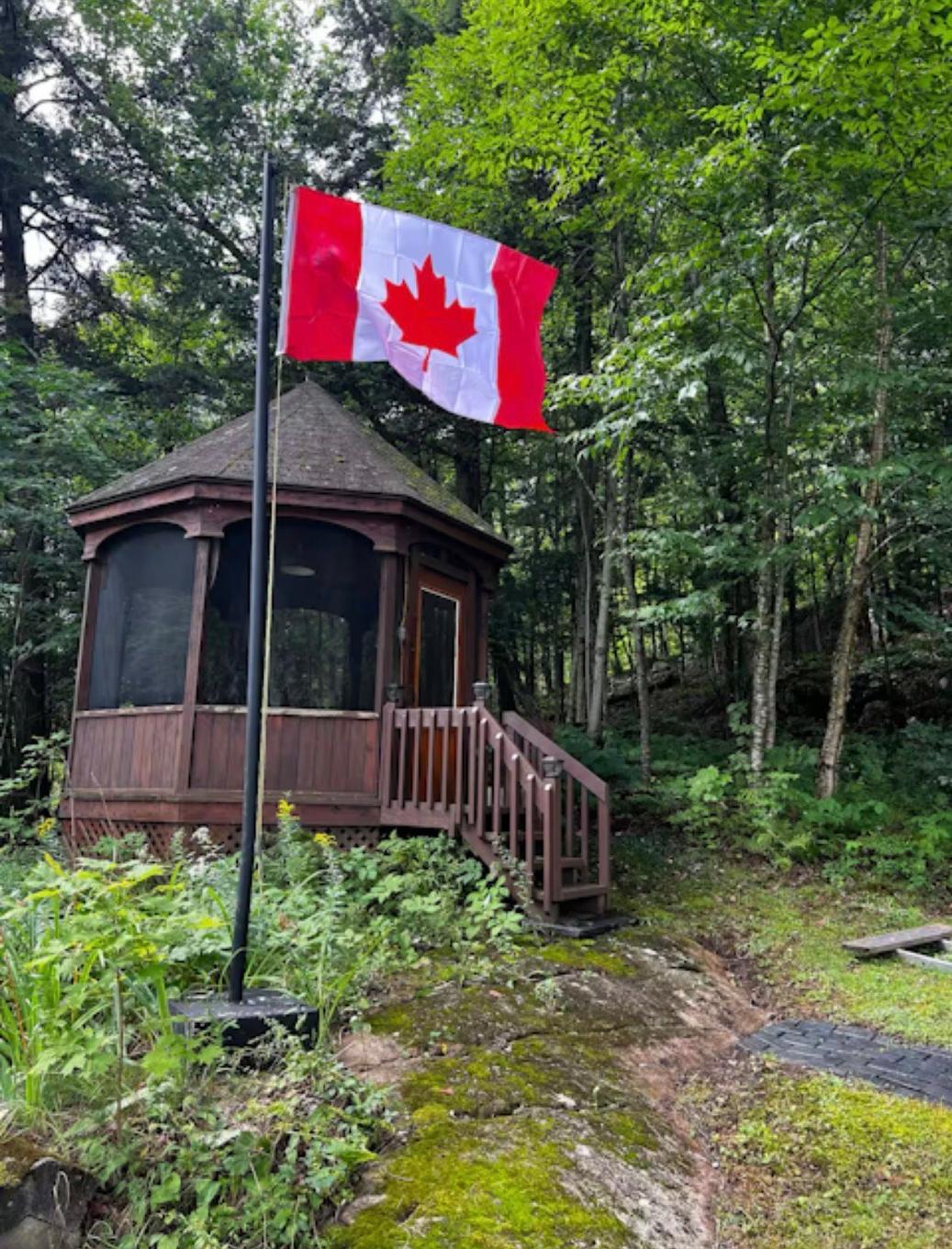 Véranda - 313 Ch. De La Rivière-Blanche, Mayo, QC - Outdoor