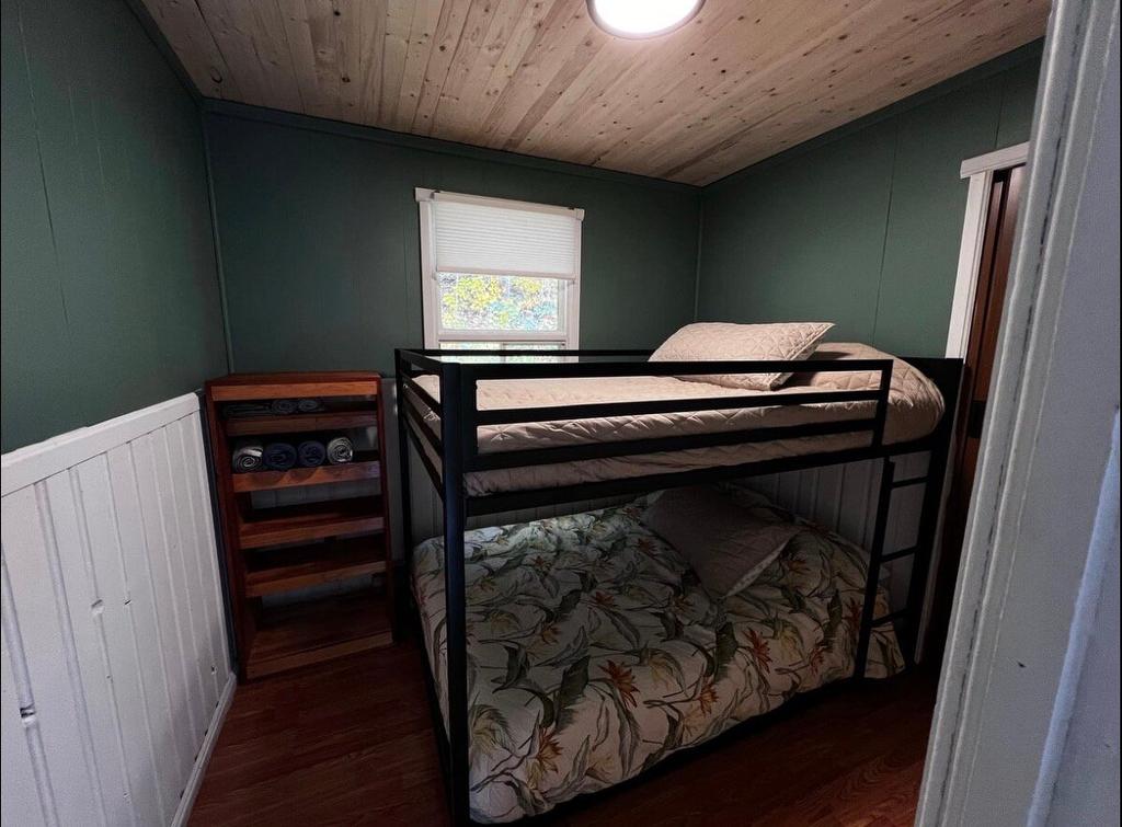 Chambre à coucher - 313 Ch. De La Rivière-Blanche, Mayo, QC - Indoor