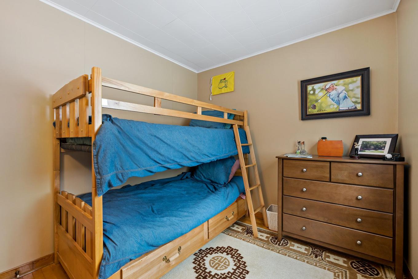 Bedroom - 202 Ch. Brunette, Lac-Supérieur, QC - Indoor Photo Showing Bedroom