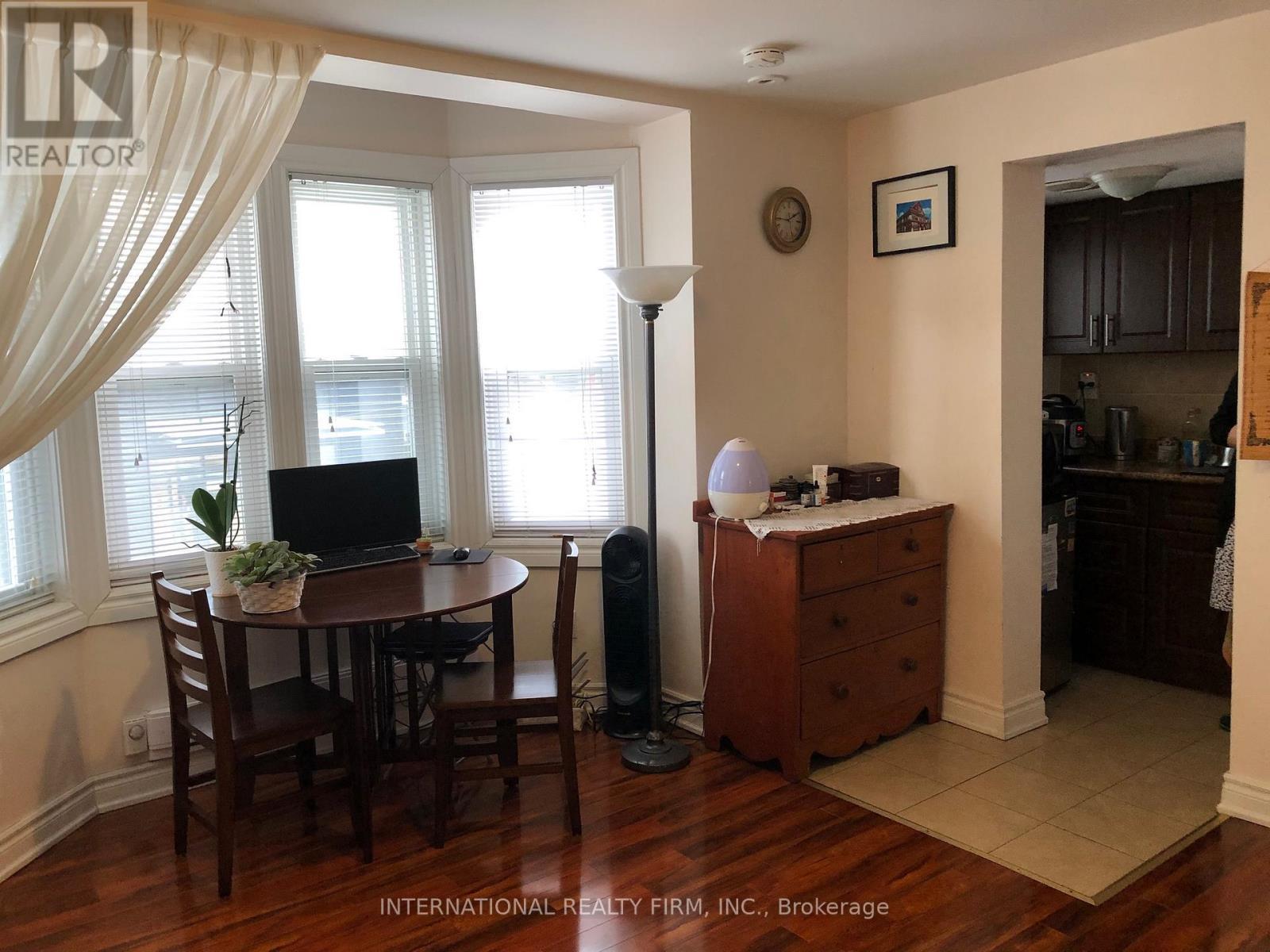 2B - 197 Dundas Street E, Toronto, ON - Indoor