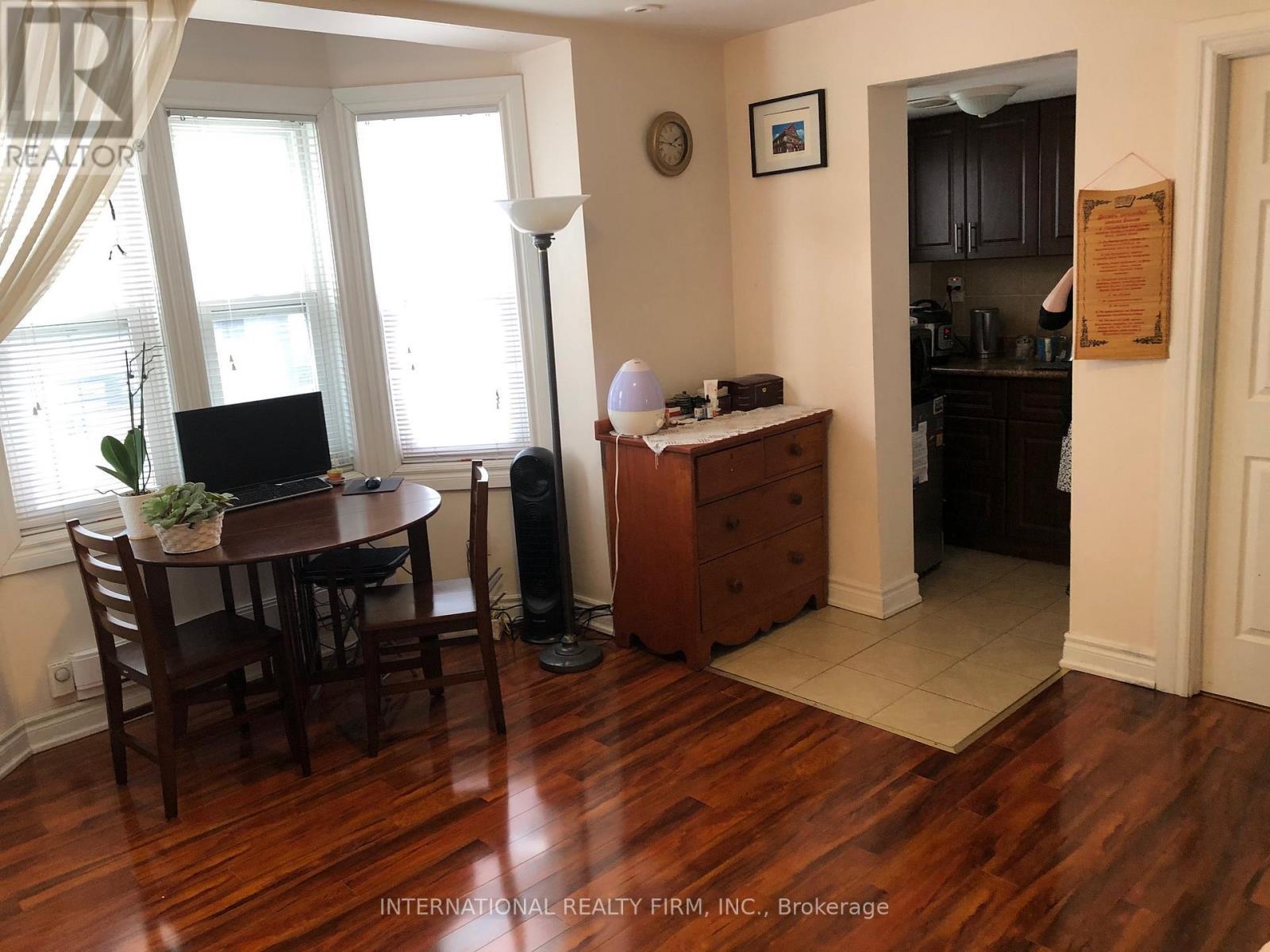 2B - 197 Dundas Street E, Toronto, ON - Indoor